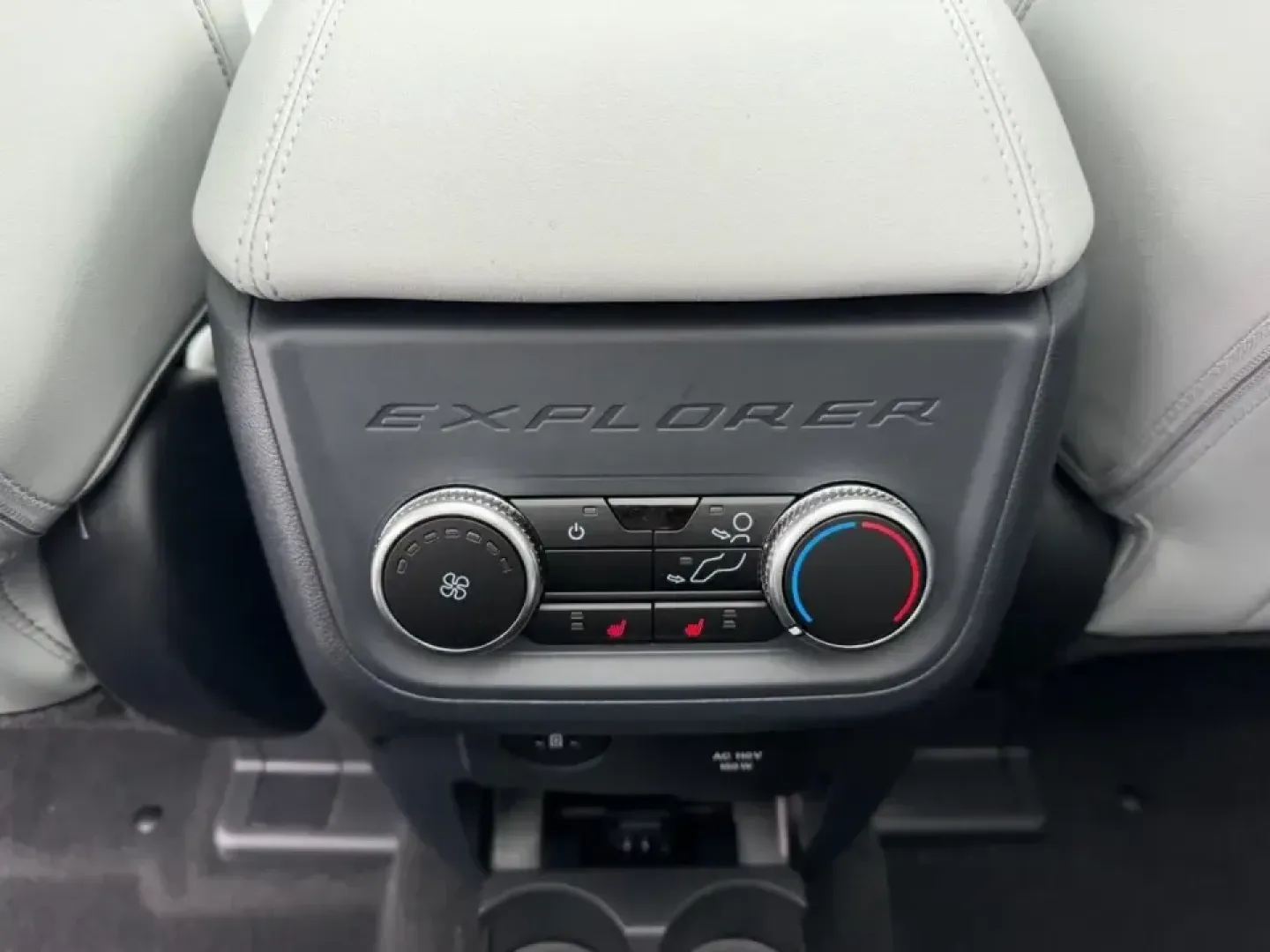 2026 /Salt Crystal/Onyx Leather Ford Explorer Platinum (1FMUK8HH1TG) with an 2.3L EcoBoost I-4 engine, Automatic transmission, located at 141 Commercial Dr, Fredericktown, MO, 63645, (573) 783-6432, 37.570087, -90.320648 - Whether you're shuttling kids to practice, commuting from the Park Hills area, or loading up for a weekend at Mark Twain National Forest, this 2026 Ford Explorer Platinum is built to make every mile feel easier-and more enjoyable. With just 4 miles on the odometer, it delivers that new-car feel with - Photo#12