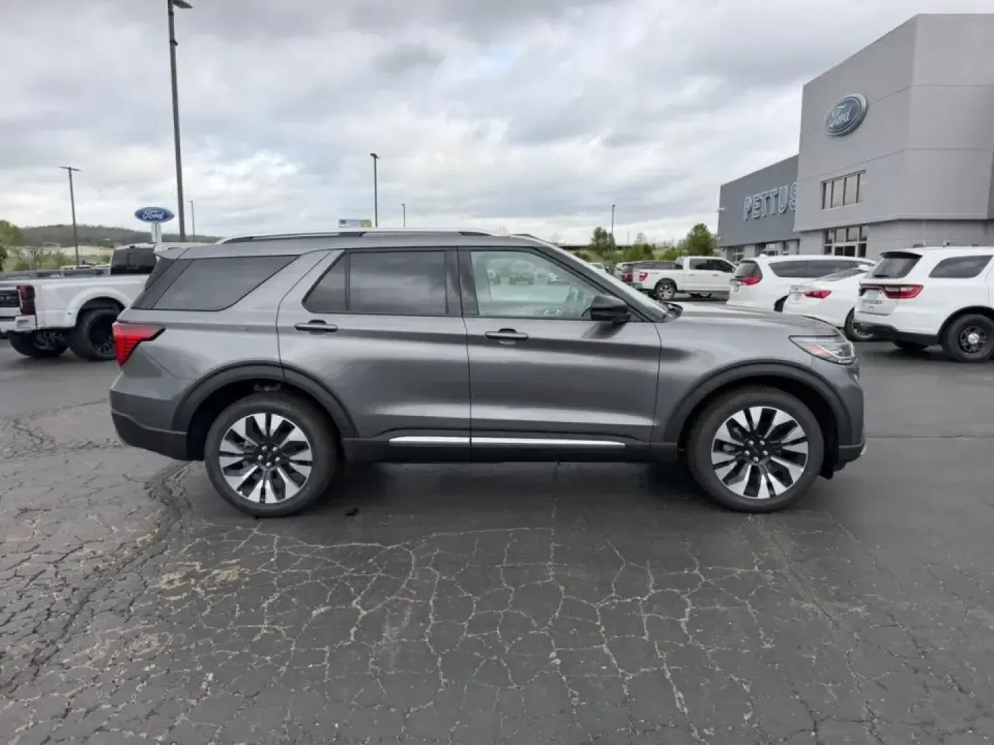 2026 /Salt Crystal/Onyx Leather Ford Explorer Platinum (1FMUK8HH1TG) with an 2.3L EcoBoost I-4 engine, Automatic transmission, located at 141 Commercial Dr, Fredericktown, MO, 63645, (573) 783-6432, 37.570087, -90.320648 - Whether you're shuttling kids to practice, commuting from the Park Hills area, or loading up for a weekend at Mark Twain National Forest, this 2026 Ford Explorer Platinum is built to make every mile feel easier-and more enjoyable. With just 4 miles on the odometer, it delivers that new-car feel with - Photo#1