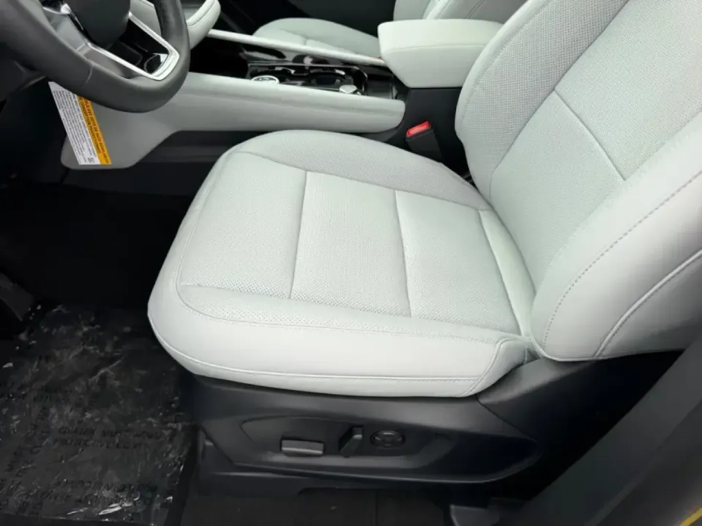 2026 /Salt Crystal/Onyx Leather Ford Explorer Platinum (1FMUK8HH1TG) with an 2.3L EcoBoost I-4 engine, Automatic transmission, located at 141 Commercial Dr, Fredericktown, MO, 63645, (573) 783-6432, 37.570087, -90.320648 - Whether you're shuttling kids to practice, commuting from the Park Hills area, or loading up for a weekend at Mark Twain National Forest, this 2026 Ford Explorer Platinum is built to make every mile feel easier-and more enjoyable. With just 4 miles on the odometer, it delivers that new-car feel with - Photo#22