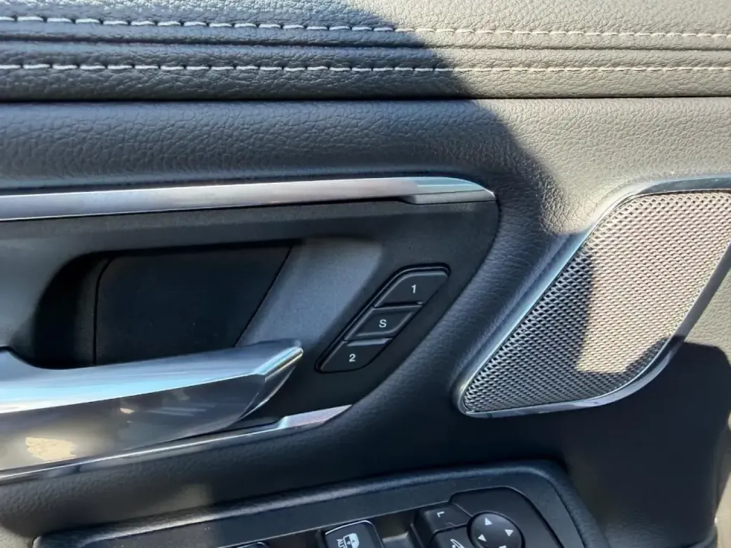 2026 /Black Leather Ram 1500 Laramie (1C6SRFJT0TN) with an 5.7L engine, Automatic transmission, located at 970 Woodlawn Dr., Farmington, MO, 63640, (573) 431-7800, 37.825642, -90.468674 - Whether your weekends revolve around pulling a boat toward St. Joe State Park, hauling supplies for a home project, or cruising comfortably between Farmington and St. Louis on Highway 67, this truck is built for real-life Missouri driving. The 2026 Ram 1500 Laramie in bold Forged Red delivers the ki - Photo#21
