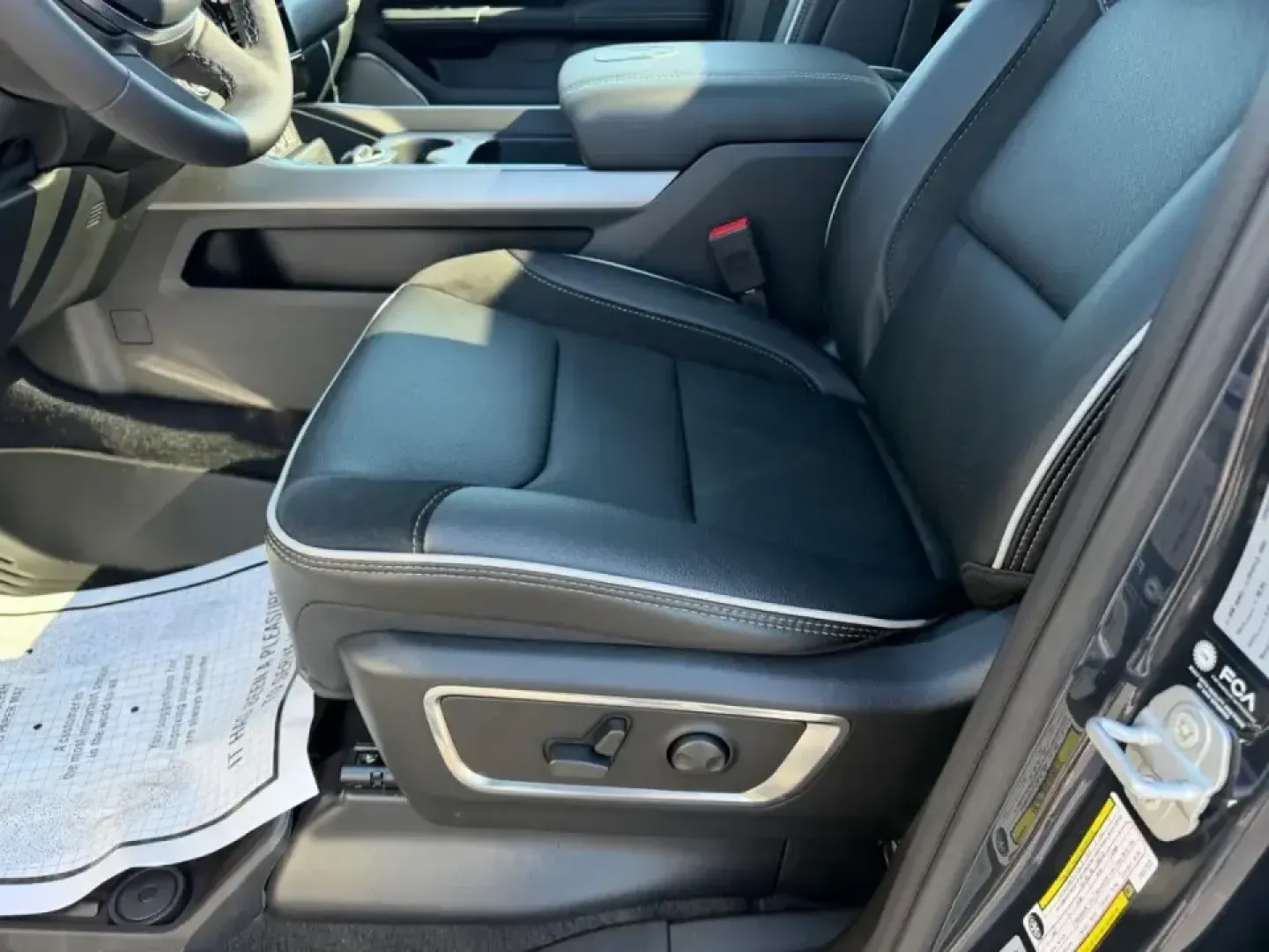 2026 /Black Leather Ram 1500 Laramie (1C6SRFJT0TN) with an 5.7L engine, Automatic transmission, located at 970 Woodlawn Dr., Farmington, MO, 63640, (573) 431-7800, 37.825642, -90.468674 - Whether your weekends revolve around pulling a boat toward St. Joe State Park, hauling supplies for a home project, or cruising comfortably between Farmington and St. Louis on Highway 67, this truck is built for real-life Missouri driving. The 2026 Ram 1500 Laramie in bold Forged Red delivers the ki - Photo#22