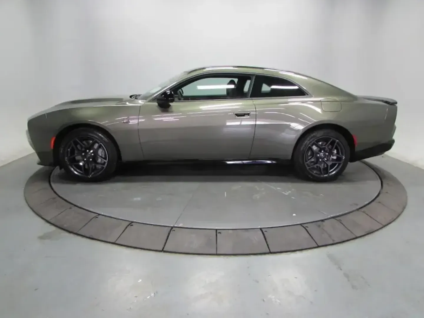 2026 /Black Dodge Charger R/T Scat Pack (2C3CDAMP3TR) with an 3.0L V6 DOHC 24V engine, Automatic transmission, located at 12830 Highway 21, De Soto, MO, 63020, (636) 337-7777, 38.153099, -90.573624 - If your ideal weekend includes a sunrise run down Highway 21, a cruise through De Soto's Main Street, and a confident all-weather drive back home when Missouri skies turn gray, this 2026 Dodge Charger Scat Pack Coupe is built for that lifestyle. With just 15 miles, it delivers the thrill of modern m - Photo#3