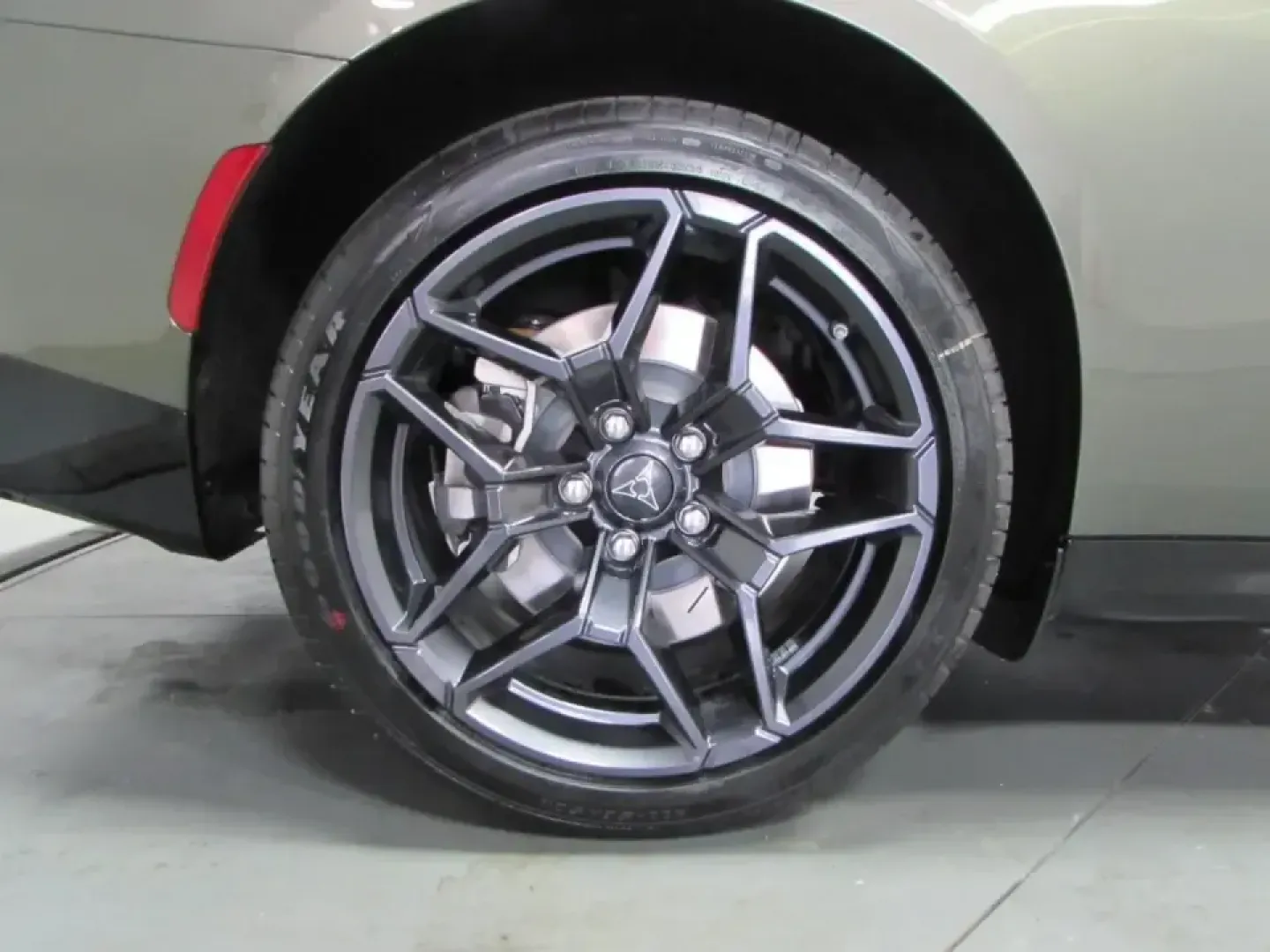 2026 /Black Dodge Charger R/T Scat Pack (2C3CDAMP3TR) with an 3.0L V6 DOHC 24V engine, Automatic transmission, located at 12830 Highway 21, De Soto, MO, 63020, (636) 337-7777, 38.153099, -90.573624 - If your ideal weekend includes a sunrise run down Highway 21, a cruise through De Soto's Main Street, and a confident all-weather drive back home when Missouri skies turn gray, this 2026 Dodge Charger Scat Pack Coupe is built for that lifestyle. With just 15 miles, it delivers the thrill of modern m - Photo#8
