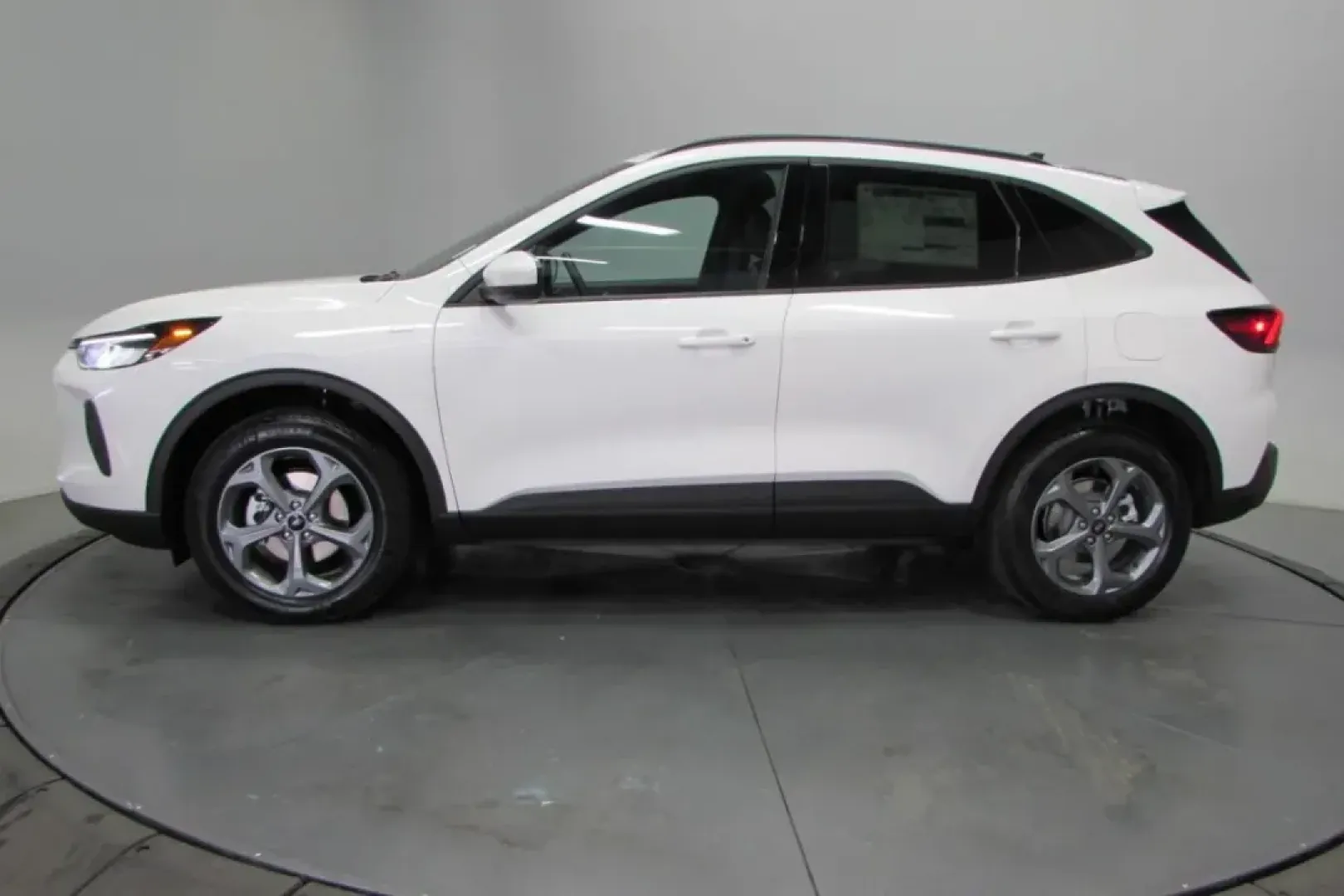 2025 /Ebony Leather Trimmed Ford Escape Hybrid ST-Line Select (1FMCU9NZ1SU) with an 2.5L iVCT Atkinson Cycle I-4 Hybrid engine, located at 12836 Highway 21, De Soto, MO, 63020, (636) 337-7777, 38.151867, -90.575615 - **Experience Adventure with the 2025 Ford Escape Hybrid Your Ideal SUV for Everyday Life!**<br /> <br /> Step into a world of versatile driving with the 2025 Ford Escape Hybrid. This sporty, all-wheel-drive SUV is not just a vehicle; it's your partner for every journey, whether you're commuting to - Photo#4