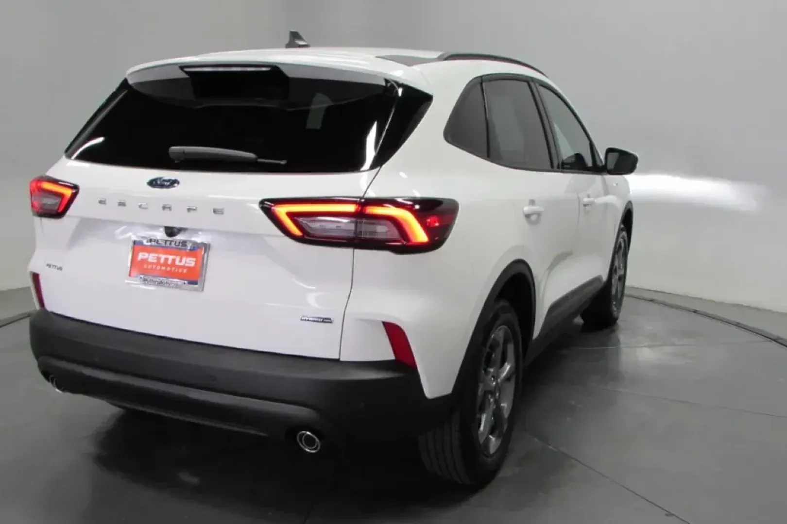 2025 /Ebony Leather Trimmed Ford Escape Hybrid ST-Line Select (1FMCU9NZ1SU) with an 2.5L iVCT Atkinson Cycle I-4 Hybrid engine, located at 12836 Highway 21, De Soto, MO, 63020, (636) 337-7777, 38.151867, -90.575615 - **Experience Adventure with the 2025 Ford Escape Hybrid Your Ideal SUV for Everyday Life!**<br /> <br /> Step into a world of versatile driving with the 2025 Ford Escape Hybrid. This sporty, all-wheel-drive SUV is not just a vehicle; it's your partner for every journey, whether you're commuting to - Photo#7