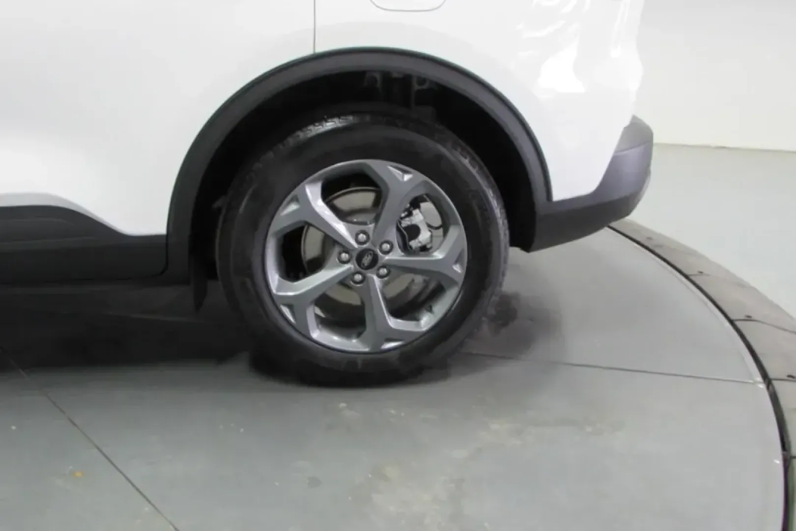 2025 /Ebony Leather Trimmed Ford Escape Hybrid ST-Line Select (1FMCU9NZ1SU) with an 2.5L iVCT Atkinson Cycle I-4 Hybrid engine, located at 12836 Highway 21, De Soto, MO, 63020, (636) 337-7777, 38.151867, -90.575615 - **Experience Adventure with the 2025 Ford Escape Hybrid Your Ideal SUV for Everyday Life!**<br /> <br /> Step into a world of versatile driving with the 2025 Ford Escape Hybrid. This sporty, all-wheel-drive SUV is not just a vehicle; it's your partner for every journey, whether you're commuting to - Photo#9