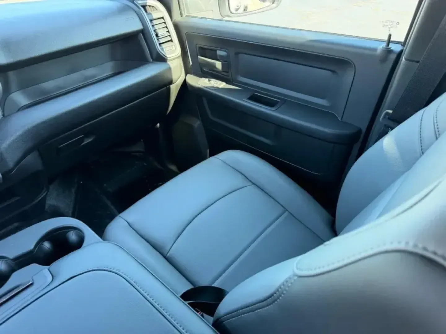 2026 /Diesel Gray/Black Vinyl Ram 5500HD Tradesman (3C7WRNFL1TG) with an Straight 6 Turbocharged Diesel engine, located at 970 Woodlawn Dr., Farmington, MO, 63640, (573) 431-7800, 37.825642, -90.468674 - Built for the kind of workday that starts before sunrise and ends after the last job is wrapped up, this 2026 Ram 5500 Chassis Cab Tradesman is the no-nonsense foundation for a serious business truck-whether you're outfitting a flatbed for hauling equipment, setting up a service body for mobile repa - Photo#14