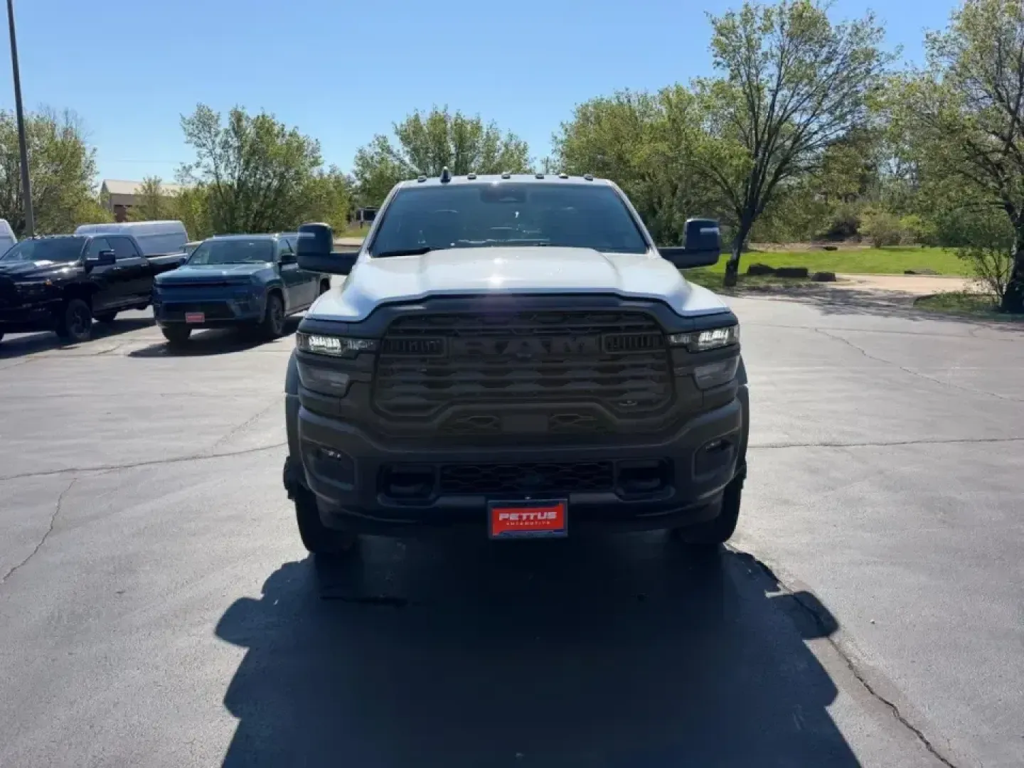 2026 /Diesel Gray/Black Vinyl Ram 5500HD Tradesman (3C7WRNFL1TG) with an Straight 6 Turbocharged Diesel engine, located at 970 Woodlawn Dr., Farmington, MO, 63640, (573) 431-7800, 37.825642, -90.468674 - Built for the kind of workday that starts before sunrise and ends after the last job is wrapped up, this 2026 Ram 5500 Chassis Cab Tradesman is the no-nonsense foundation for a serious business truck-whether you're outfitting a flatbed for hauling equipment, setting up a service body for mobile repa - Photo#6