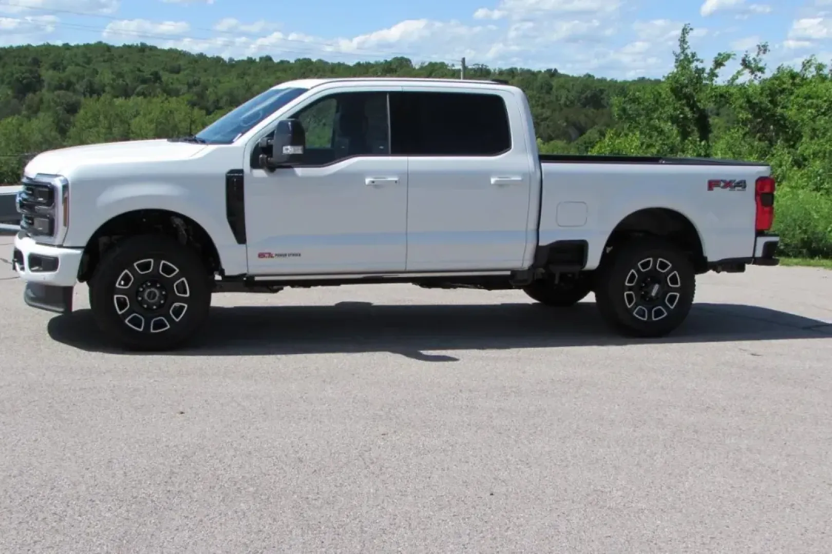 2025 /Black Onyx Leather Ford F-250SD Platinum (1FT8W2BM9SE) with an 6.7L Turbocharged engine, located at 12836 Highway 21, De Soto, MO, 63020, (636) 337-7777, 38.151867, -90.575615 - **Unleash Your Adventures with the 2025 Ford F-250SD Platinum at Pettus Ford De Soto!**<br /> <br /> Are you ready to elevate your lifestyle with a rugged yet refined truck? The **2025 Ford F-250SD Platinum** is built not just for work but for play as well, making it an exceptional choice for those - Photo#3