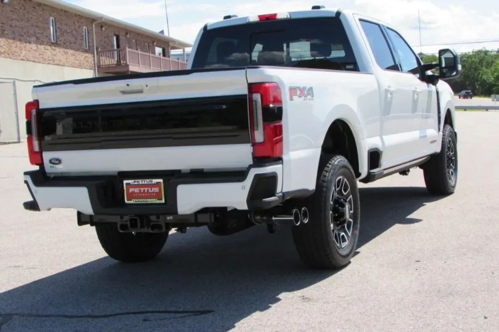 2025 /Black Onyx Leather Ford F-250SD Platinum (1FT8W2BM9SE) with an 6.7L Turbocharged engine, located at 12836 Highway 21, De Soto, MO, 63020, (636) 337-7777, 38.151867, -90.575615 - **Unleash Your Adventures with the 2025 Ford F-250SD Platinum at Pettus Ford De Soto!**<br /> <br /> Are you ready to elevate your lifestyle with a rugged yet refined truck? The **2025 Ford F-250SD Platinum** is built not just for work but for play as well, making it an exceptional choice for those - Photo#6