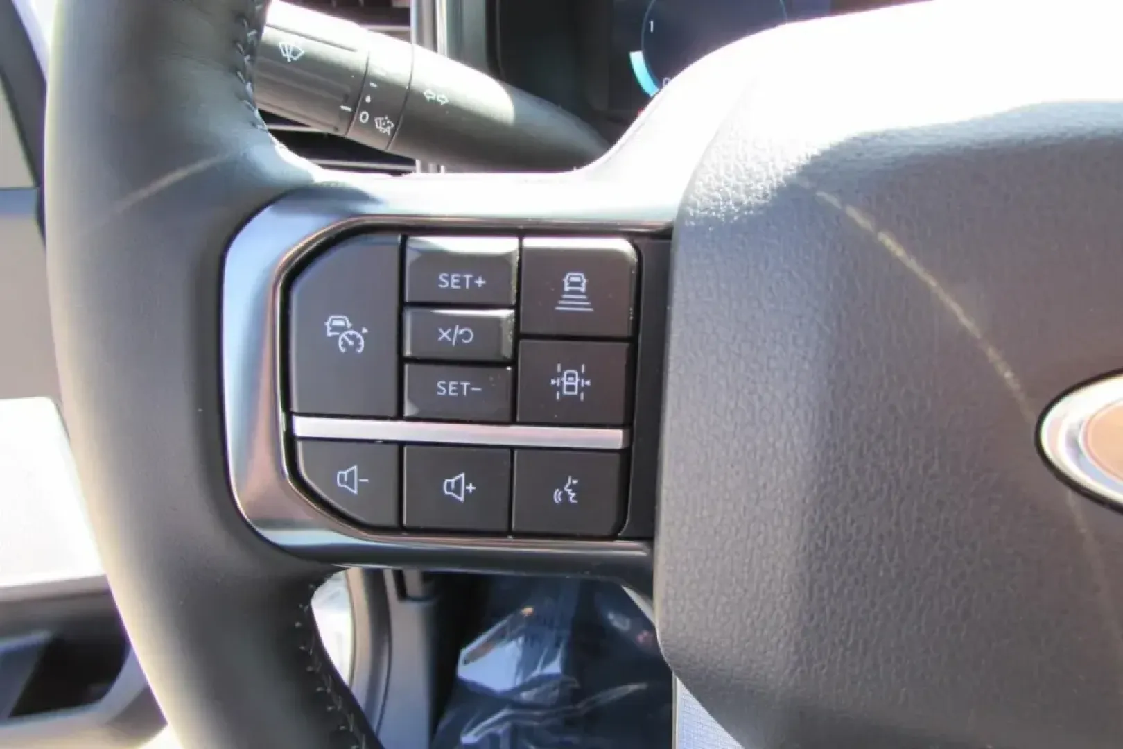 2025 /Black Onyx Leather Ford F-250SD Platinum (1FT8W2BM9SE) with an 6.7L Turbocharged engine, located at 12836 Highway 21, De Soto, MO, 63020, (636) 337-7777, 38.151867, -90.575615 - **Unleash Your Adventures with the 2025 Ford F-250SD Platinum at Pettus Ford De Soto!**<br /> <br /> Are you ready to elevate your lifestyle with a rugged yet refined truck? The **2025 Ford F-250SD Platinum** is built not just for work but for play as well, making it an exceptional choice for those - Photo#22
