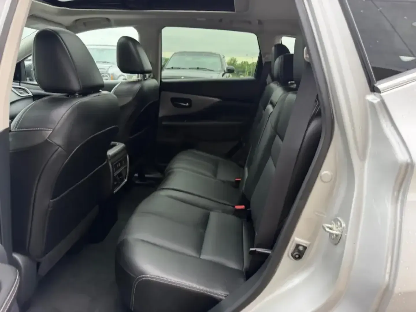 2023 /Graphite Leather Nissan Murano SL (5N1AZ2CS8PC) with an 3.5L DOHC 24-Valve V6 engine, Automatic transmission, located at 141 Commercial Dr, Fredericktown, MO, 63645, (573) 783-6432, 37.570087, -90.320648 - Whether your week is filled with long commutes down US-67, school drop-offs, or weekend escapes to St. Francois State Park, this 2023 Nissan Murano SL AWD is the kind of SUV that fits real-life Missouri driving. It blends confident all-weather traction, a smooth V6, and everyday comfort-making it a - Photo#9