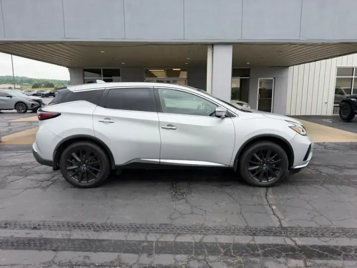 2023 /Graphite Leather Nissan Murano SL (5N1AZ2CS8PC) with an 3.5L DOHC 24-Valve V6 engine, Automatic transmission, located at 141 Commercial Dr, Fredericktown, MO, 63645, (573) 783-6432, 37.570087, -90.320648 - Whether your week is filled with long commutes down US-67, school drop-offs, or weekend escapes to St. Francois State Park, this 2023 Nissan Murano SL AWD is the kind of SUV that fits real-life Missouri driving. It blends confident all-weather traction, a smooth V6, and everyday comfort-making it a - Photo#1
