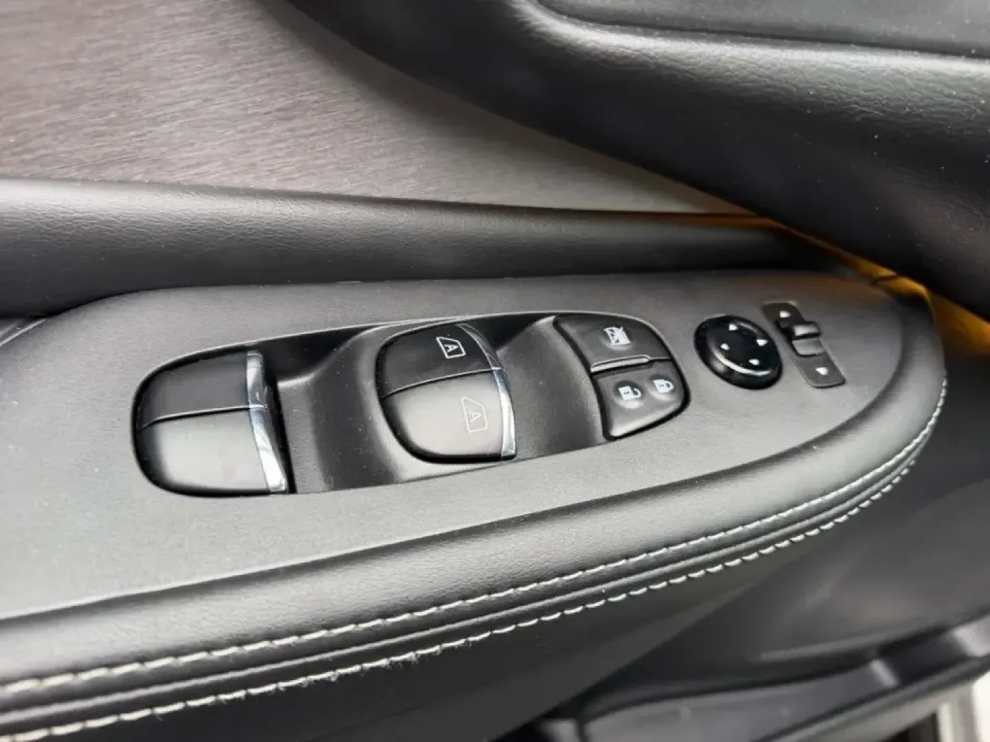 2023 /Graphite Leather Nissan Murano SL (5N1AZ2CS8PC) with an 3.5L DOHC 24-Valve V6 engine, Automatic transmission, located at 141 Commercial Dr, Fredericktown, MO, 63645, (573) 783-6432, 37.570087, -90.320648 - Whether your week is filled with long commutes down US-67, school drop-offs, or weekend escapes to St. Francois State Park, this 2023 Nissan Murano SL AWD is the kind of SUV that fits real-life Missouri driving. It blends confident all-weather traction, a smooth V6, and everyday comfort-making it a - Photo#20