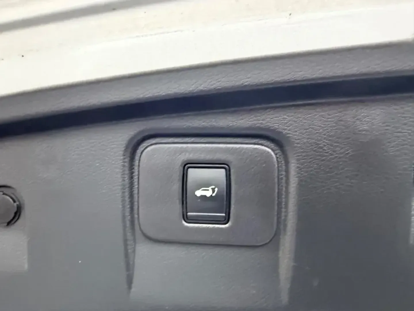 2023 /Graphite Leather Nissan Murano SL (5N1AZ2CS8PC) with an 3.5L DOHC 24-Valve V6 engine, Automatic transmission, located at 141 Commercial Dr, Fredericktown, MO, 63645, (573) 783-6432, 37.570087, -90.320648 - Whether your week is filled with long commutes down US-67, school drop-offs, or weekend escapes to St. Francois State Park, this 2023 Nissan Murano SL AWD is the kind of SUV that fits real-life Missouri driving. It blends confident all-weather traction, a smooth V6, and everyday comfort-making it a - Photo#5