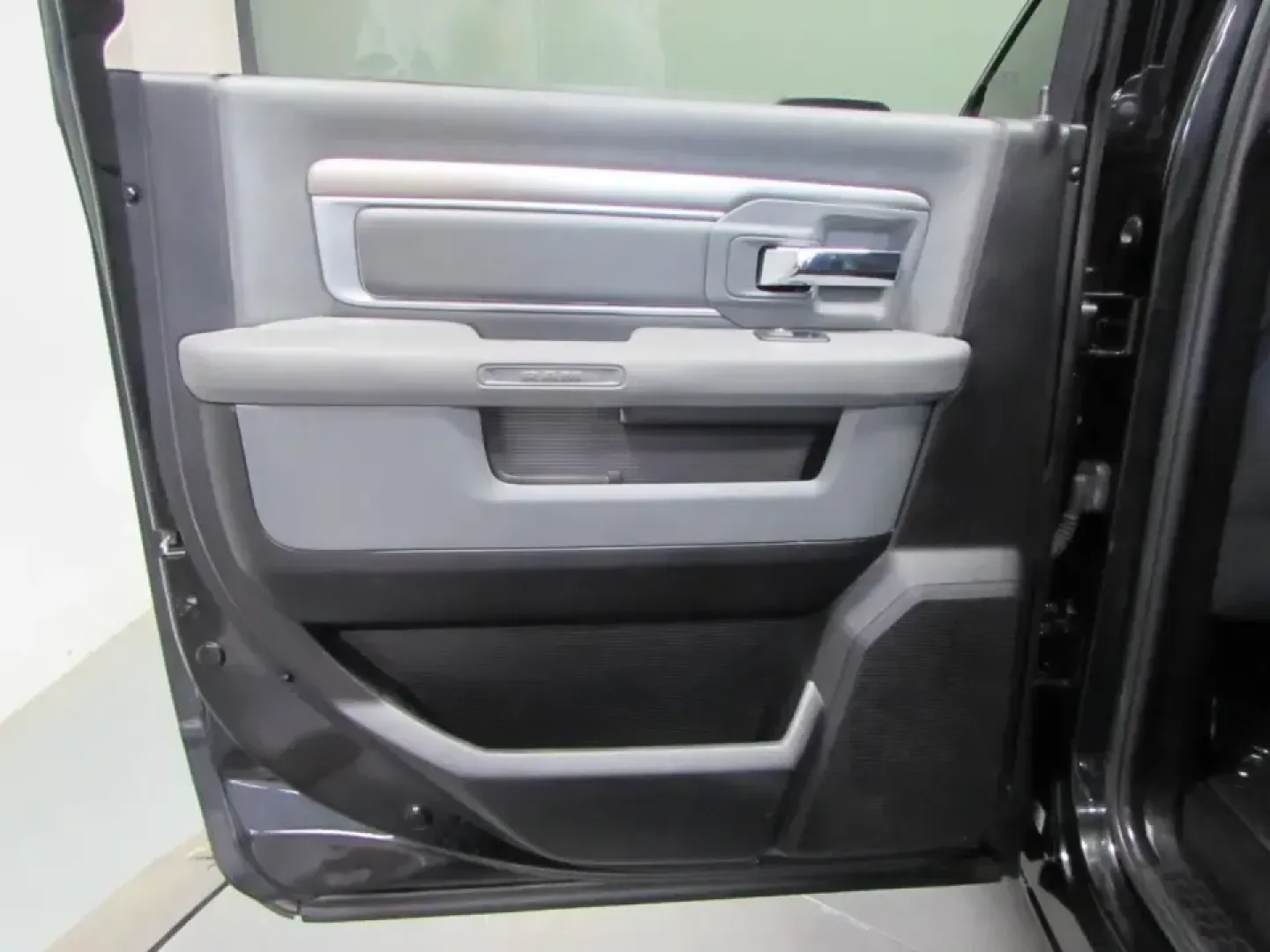 2016 /Diesel Gray/Black Ram 1500 Big Horn (3C6RR7LT6GG) with an 5.7L V8 OHV 16V engine, 6A transmission, located at 12830 Highway 21, De Soto, MO, 63020, (636) 337-7777, 38.153099, -90.573624 - Need a truck that can handle weekday commutes through Jefferson County and still be ready for weekend projects, lake runs, and backroad exploring? This 2016 Ram 1500 Big Horn 4x4 is built for the De Soto lifestyle-strong V8 power for towing and hauling, a comfortable crew cab for friends or family, - Photo#13