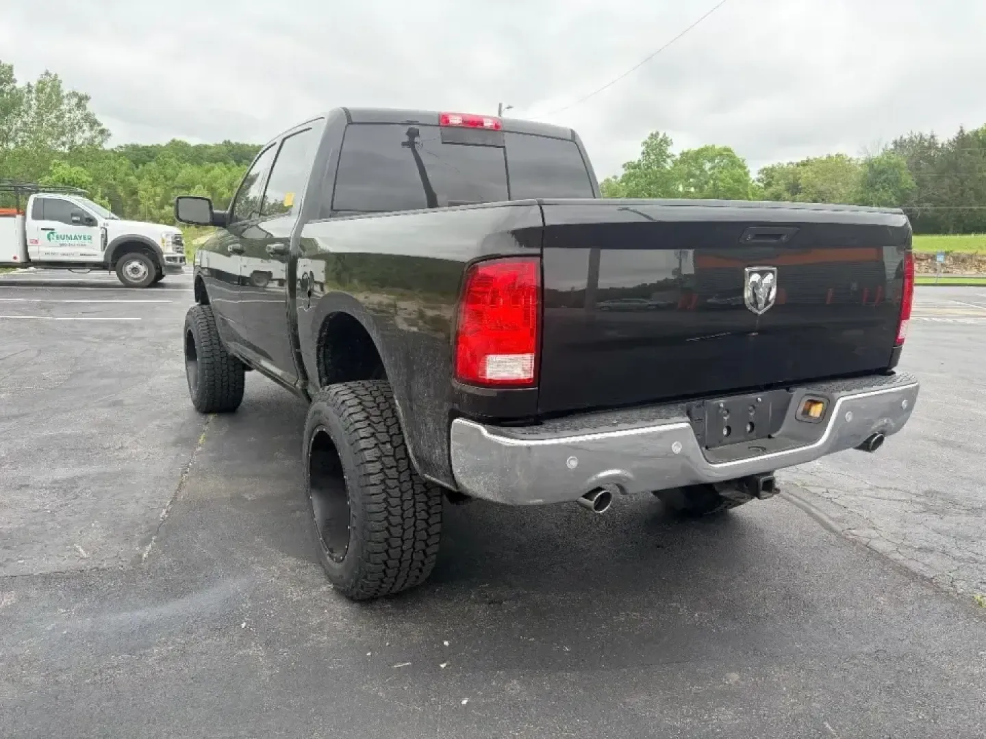 2016 /Diesel Gray/Black Ram 1500 Big Horn (3C6RR7LT6GG) with an 5.7L V8 OHV 16V engine, 6A transmission, located at 12830 Highway 21, De Soto, MO, 63020, (636) 337-7777, 38.153099, -90.573624 - Need a truck that can handle weekday commutes through Jefferson County and still be ready for weekend projects, lake runs, and backroad exploring? This 2016 Ram 1500 Big Horn 4x4 is built for the De Soto lifestyle-strong V8 power for towing and hauling, a comfortable crew cab for friends or family, - Photo#5