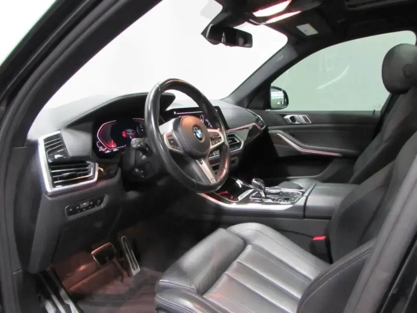 2021 /Black BMW X5 xDrive40i (5UXCR6C01M9) with an 3.0L L6 DOHC 24V engine, Automatic transmission, located at 12830 Highway 21, De Soto, MO, 63020, (636) 337-7777, 38.153099, -90.573624 - For families juggling school drop-offs, busy commutes, and weekend getaways to the Ozarks, a premium SUV that feels confident in every season can change the whole routine. This **2021 BMW X5 xDrive40i** delivers the kind of smooth power, refined comfort, and all-weather capability that makes daily l - Photo#12