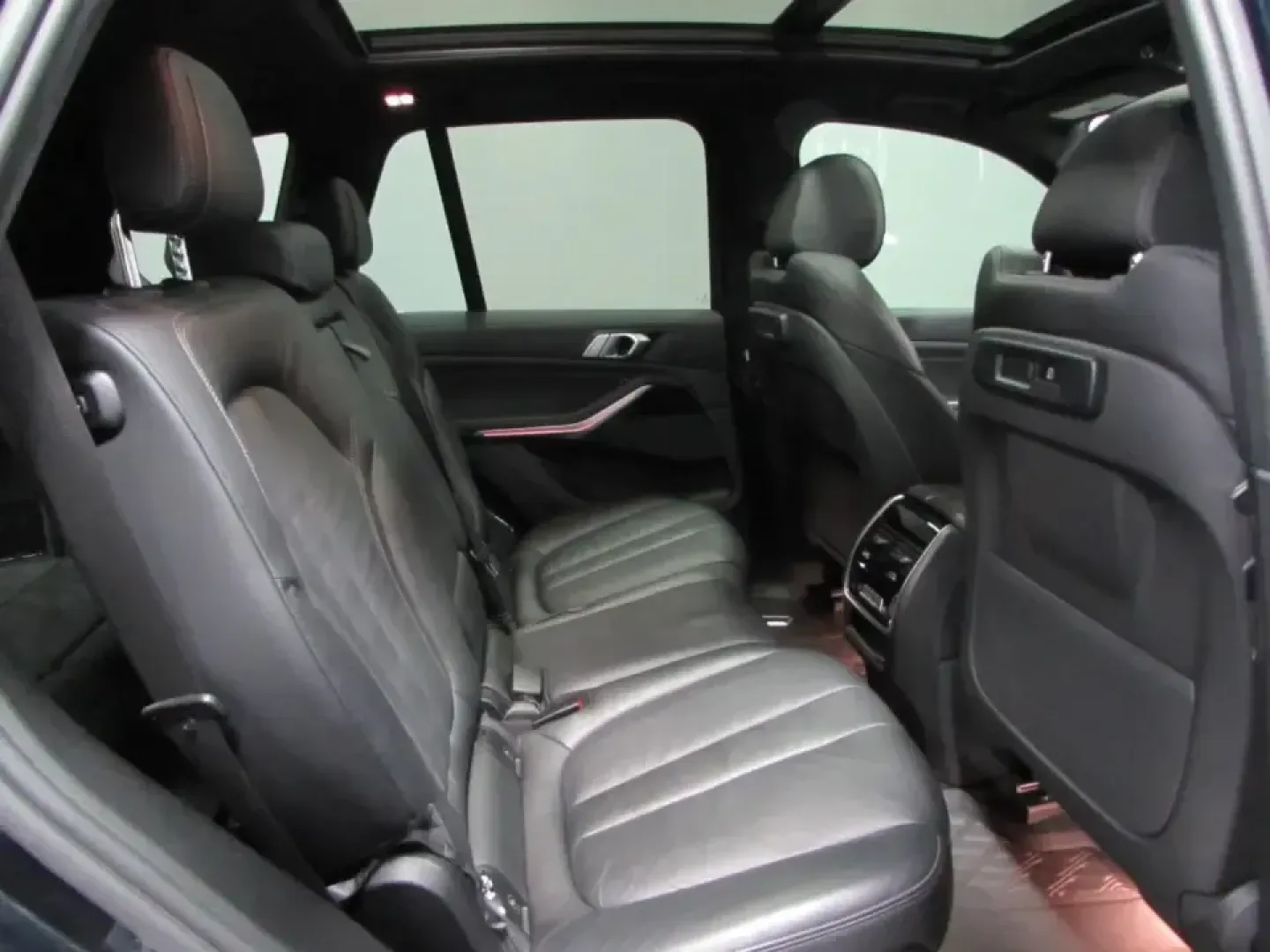 2021 /Black BMW X5 xDrive40i (5UXCR6C01M9) with an 3.0L L6 DOHC 24V engine, Automatic transmission, located at 12830 Highway 21, De Soto, MO, 63020, (636) 337-7777, 38.153099, -90.573624 - For families juggling school drop-offs, busy commutes, and weekend getaways to the Ozarks, a premium SUV that feels confident in every season can change the whole routine. This **2021 BMW X5 xDrive40i** delivers the kind of smooth power, refined comfort, and all-weather capability that makes daily l - Photo#18