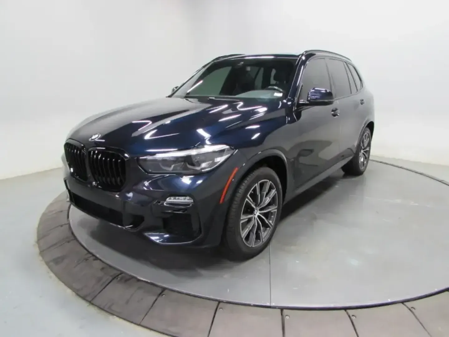 2021 /Black BMW X5 xDrive40i (5UXCR6C01M9) with an 3.0L L6 DOHC 24V engine, Automatic transmission, located at 12830 Highway 21, De Soto, MO, 63020, (636) 337-7777, 38.153099, -90.573624 - For families juggling school drop-offs, busy commutes, and weekend getaways to the Ozarks, a premium SUV that feels confident in every season can change the whole routine. This **2021 BMW X5 xDrive40i** delivers the kind of smooth power, refined comfort, and all-weather capability that makes daily l - Photo#2
