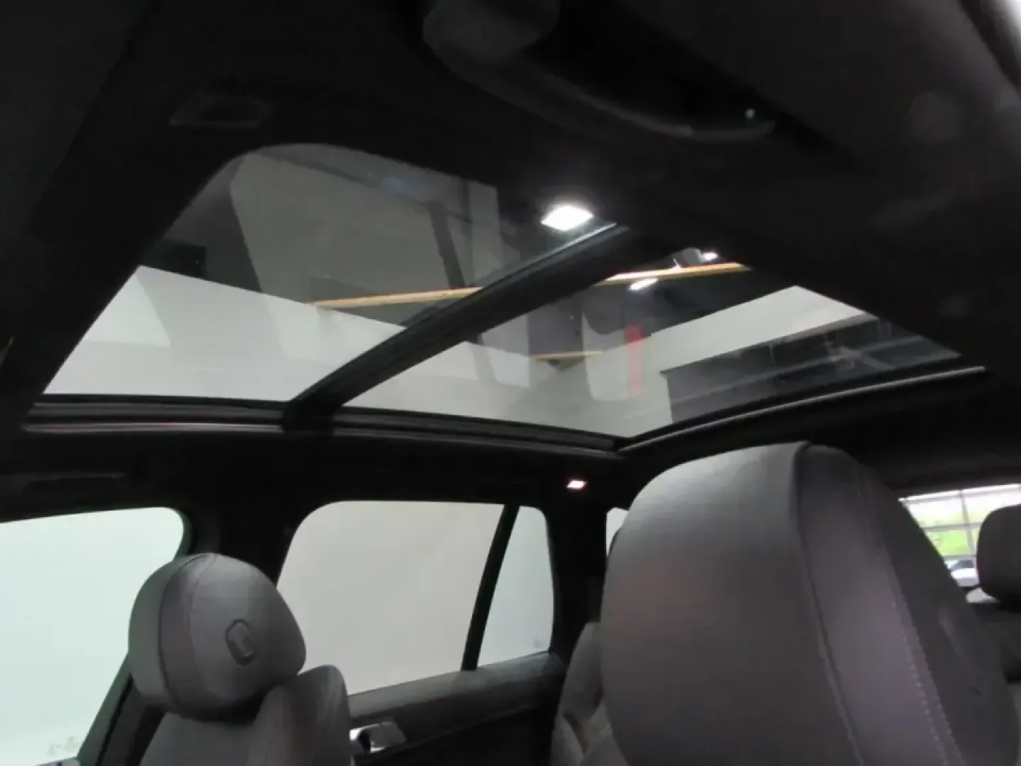 2021 /Black BMW X5 xDrive40i (5UXCR6C01M9) with an 3.0L L6 DOHC 24V engine, Automatic transmission, located at 12830 Highway 21, De Soto, MO, 63020, (636) 337-7777, 38.153099, -90.573624 - For families juggling school drop-offs, busy commutes, and weekend getaways to the Ozarks, a premium SUV that feels confident in every season can change the whole routine. This **2021 BMW X5 xDrive40i** delivers the kind of smooth power, refined comfort, and all-weather capability that makes daily l - Photo#31