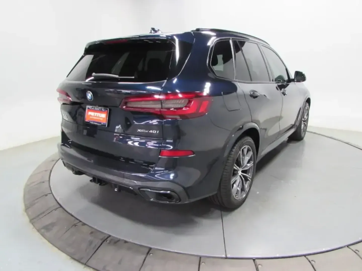 2021 /Black BMW X5 xDrive40i (5UXCR6C01M9) with an 3.0L L6 DOHC 24V engine, Automatic transmission, located at 12830 Highway 21, De Soto, MO, 63020, (636) 337-7777, 38.153099, -90.573624 - For families juggling school drop-offs, busy commutes, and weekend getaways to the Ozarks, a premium SUV that feels confident in every season can change the whole routine. This **2021 BMW X5 xDrive40i** delivers the kind of smooth power, refined comfort, and all-weather capability that makes daily l - Photo#6