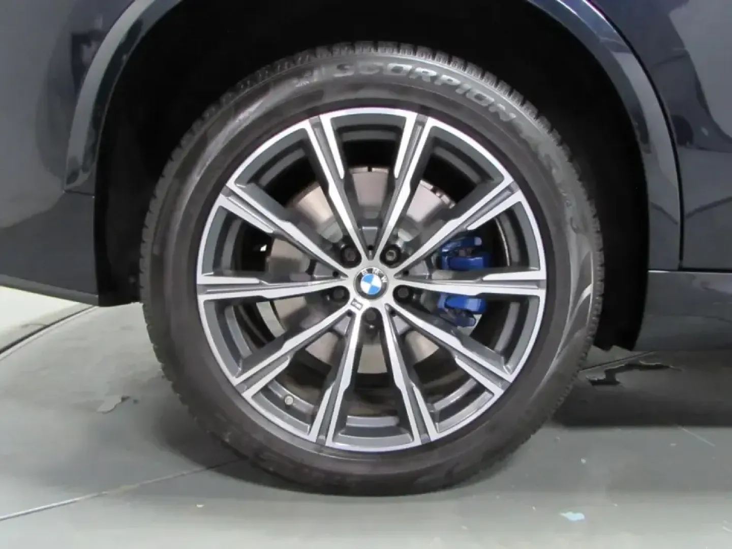 2021 /Black BMW X5 xDrive40i (5UXCR6C01M9) with an 3.0L L6 DOHC 24V engine, Automatic transmission, located at 12830 Highway 21, De Soto, MO, 63020, (636) 337-7777, 38.153099, -90.573624 - For families juggling school drop-offs, busy commutes, and weekend getaways to the Ozarks, a premium SUV that feels confident in every season can change the whole routine. This **2021 BMW X5 xDrive40i** delivers the kind of smooth power, refined comfort, and all-weather capability that makes daily l - Photo#8