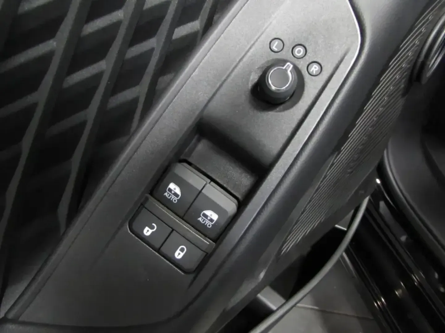 2026 /Black Dodge Charger R/T Scat Pack (2C3CDAMP4TR) with an 3.0L V6 DOHC 24V engine, Automatic transmission, located at 12830 Highway 21, De Soto, MO, 63020, (636) 337-7777, 38.153099, -90.573624 - Weekend road trips down Highway 21, date nights in downtown De Soto, or a daily commute that deserves more than just transportation-this 2026 Dodge Charger R/T Scat Pack is built for drivers who want muscle-car attitude with all-weather confidence. With only 100 miles, this Diam Black coupe feels pr - Photo#17