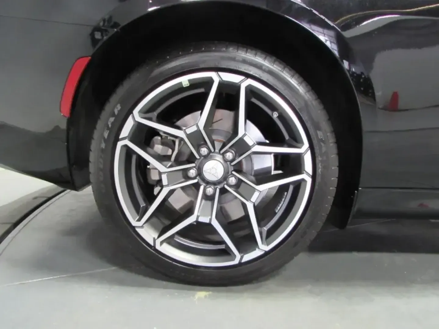 2026 /Black Dodge Charger R/T Scat Pack (2C3CDAMP4TR) with an 3.0L V6 DOHC 24V engine, Automatic transmission, located at 12830 Highway 21, De Soto, MO, 63020, (636) 337-7777, 38.153099, -90.573624 - Weekend road trips down Highway 21, date nights in downtown De Soto, or a daily commute that deserves more than just transportation-this 2026 Dodge Charger R/T Scat Pack is built for drivers who want muscle-car attitude with all-weather confidence. With only 100 miles, this Diam Black coupe feels pr - Photo#8