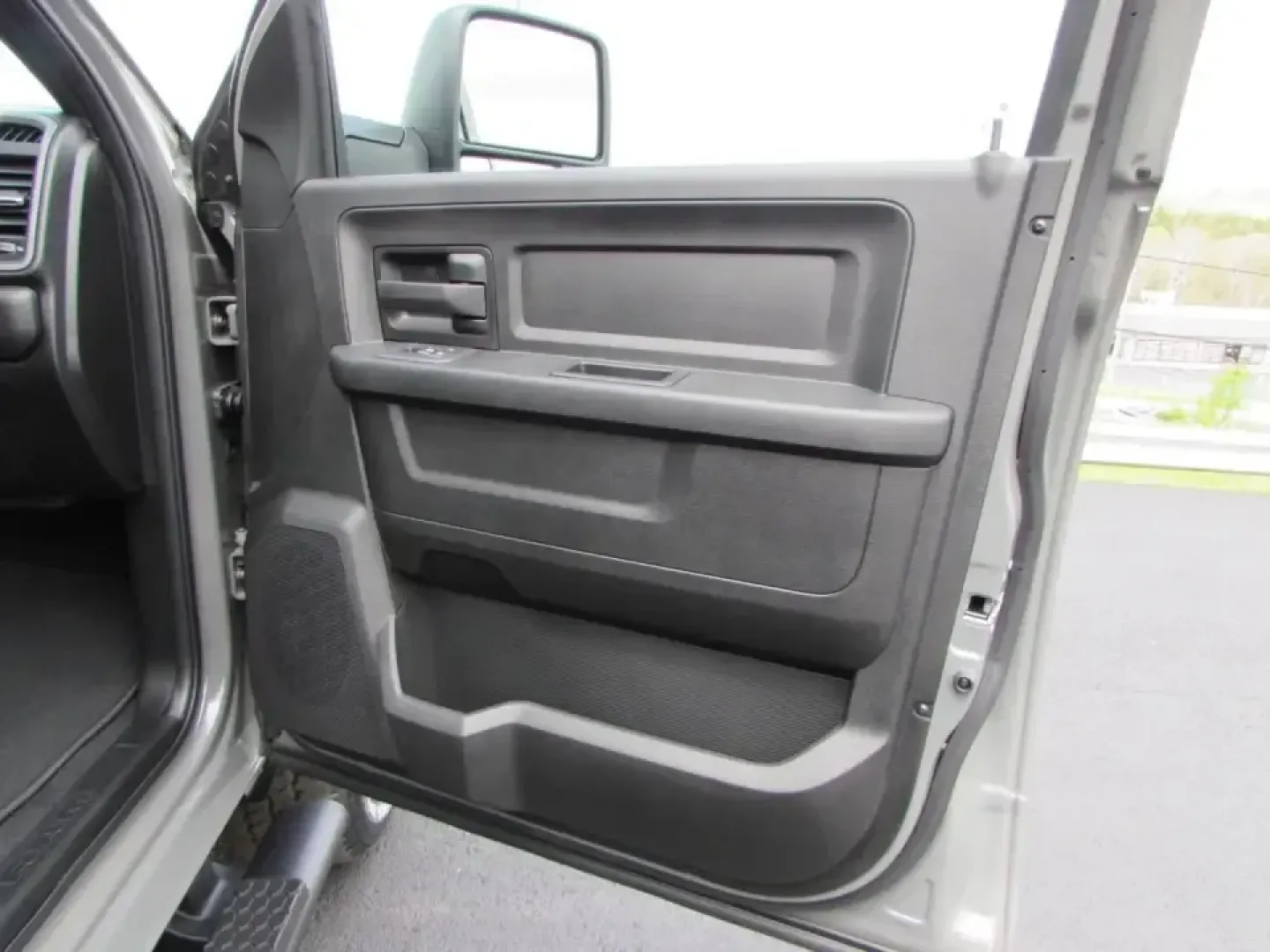 2026 /Black Ram 2500 Tradesman (3C6UR5CJ1TG) with an 6.4L V8 engine, 6A transmission, located at 12830 Highway 21, De Soto, MO, 63020, (636) 337-7777, 38.153099, -90.573624 - Built for big weekends, hard workdays, and everything in between, this 2026 Ram 2500 Tradesman is the kind of heavy-duty truck that fits real Missouri life-towing the boat for a run to Washington State Park, hauling supplies after a stop in De Soto, or cruising Highway 21 toward I-55 with confidence - Photo#15