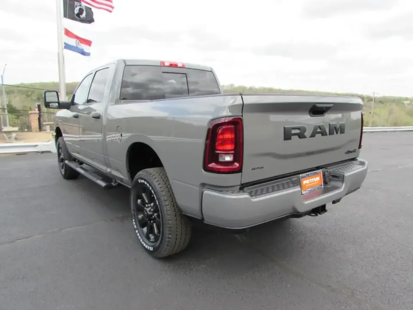 2026 /Black Ram 2500 Tradesman (3C6UR5CJ1TG) with an 6.4L V8 engine, 6A transmission, located at 12830 Highway 21, De Soto, MO, 63020, (636) 337-7777, 38.153099, -90.573624 - Built for big weekends, hard workdays, and everything in between, this 2026 Ram 2500 Tradesman is the kind of heavy-duty truck that fits real Missouri life-towing the boat for a run to Washington State Park, hauling supplies after a stop in De Soto, or cruising Highway 21 toward I-55 with confidence - Photo#4