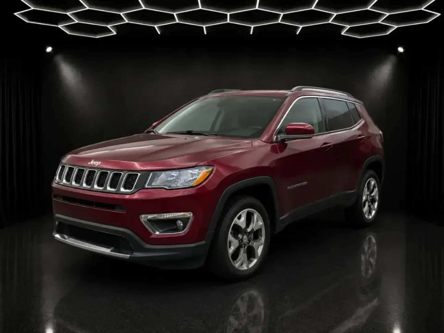 2020 /Ski Gray/Black Leather Jeep Compass Limited (3C4NJDCB5LT) with an 2.4L I4 Zero Evap M-Air engine, Automatic transmission, located at 970 Woodlawn Dr., Farmington, MO, 63640, (573) 431-7800, 37.825642, -90.468674 - Ready for weekend escapes to St. Joe State Park, confident winter commuting on Highway 67, or simply upgrading the daily school-and-grocery routine around Farmington-this 2020 Jeep Compass Limited is the kind of SUV that fits real life in Southeast Missouri. With its versatile size, Four Wheel Drive - Photo#0