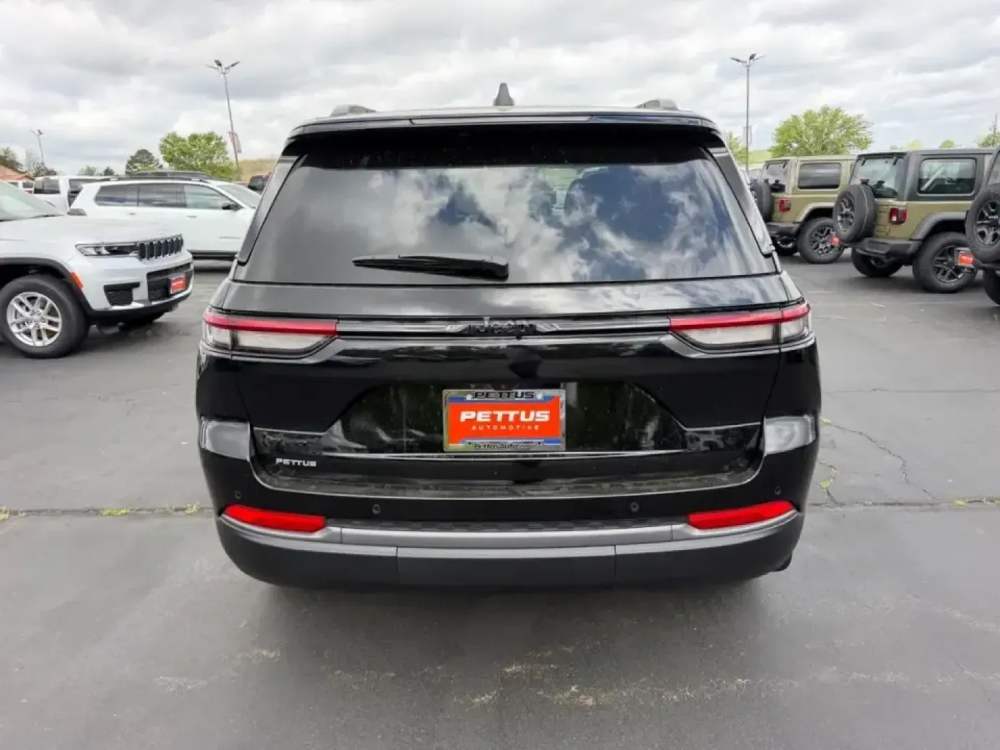2026 /Global Black Suede Jeep Grand Cherokee Laredo Altitude (1C4RJHAR7TC) with an 2.0L engine, 8A transmission, located at 970 Woodlawn Dr., Farmington, MO, 63640, (573) 431-7800, 37.825642, -90.468674 - Whether your weekends revolve around family road trips to St. Joe State Park, daily commutes up Highway 67, or spontaneous gravel-road getaways through the Ozark foothills, this 2026 Jeep Grand Cherokee Laredo Altitude is built to make every mile feel effortless-and confident. With only 5 miles on t - Photo#3