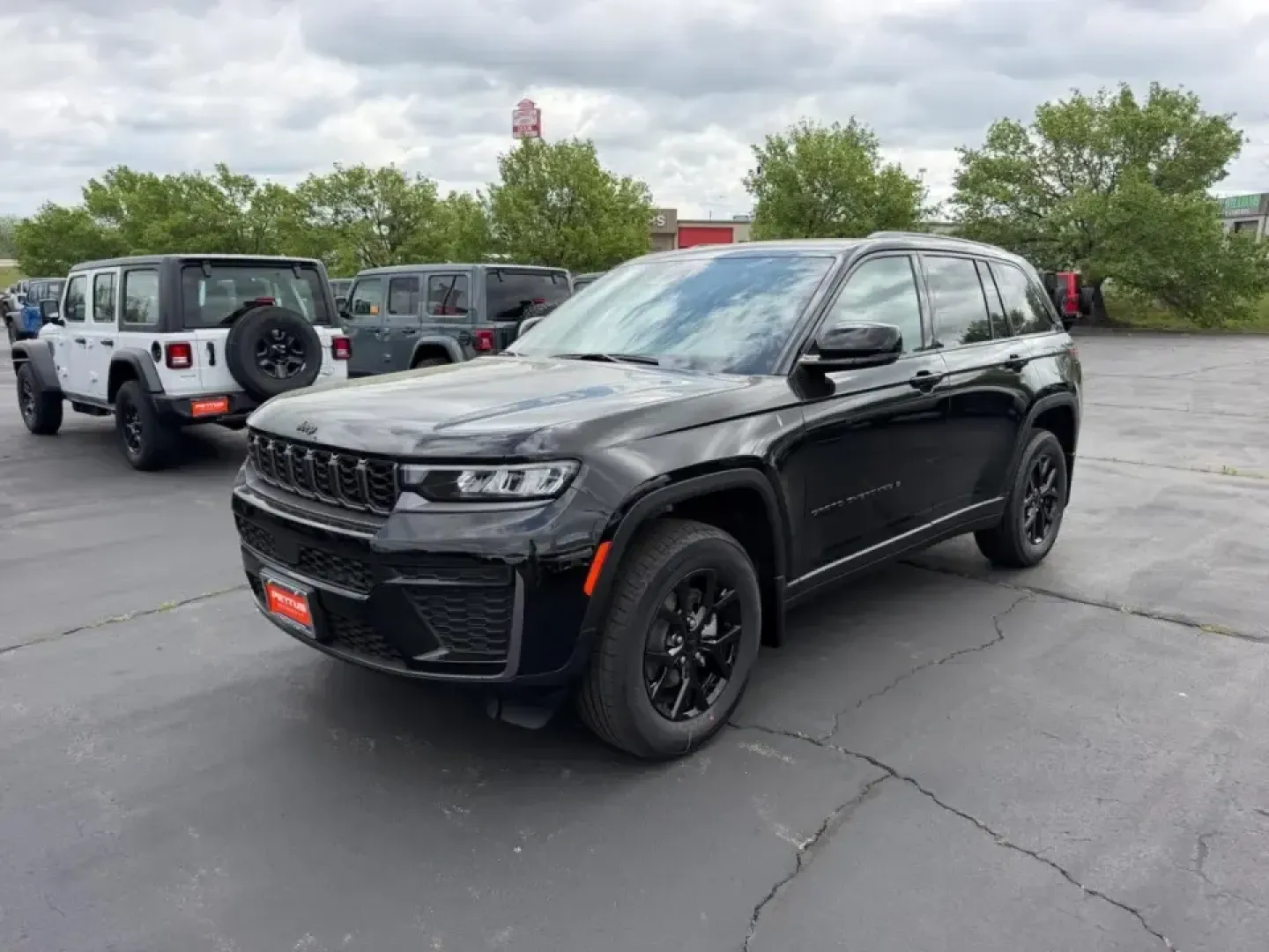 2026 /Global Black Suede Jeep Grand Cherokee Laredo Altitude (1C4RJHAR7TC) with an 2.0L engine, 8A transmission, located at 970 Woodlawn Dr., Farmington, MO, 63640, (573) 431-7800, 37.825642, -90.468674 - Whether your weekends revolve around family road trips to St. Joe State Park, daily commutes up Highway 67, or spontaneous gravel-road getaways through the Ozark foothills, this 2026 Jeep Grand Cherokee Laredo Altitude is built to make every mile feel effortless-and confident. With only 5 miles on t - Photo#7