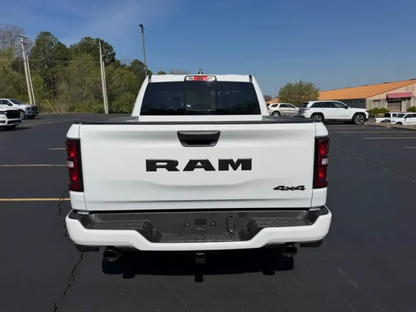 2026 /Diesel Gray/Black Cloth Ram 1500 Express (1C6SRFGT6TN) with an 5.7L engine, located at 970 Woodlawn Dr., Farmington, MO, 63640, (573) 431-7800, 37.825642, -90.468674 - Built for lake weekends, jobsite weekdays, and everything in between, this 2026 Ram 1500 Express is the kind of truck that makes Farmington life easier-whether you're towing gear for a day at St. Joe State Park, cruising down Highway 67 for a smooth commute, or loading up the crew for a Cardinals ga - Photo#3