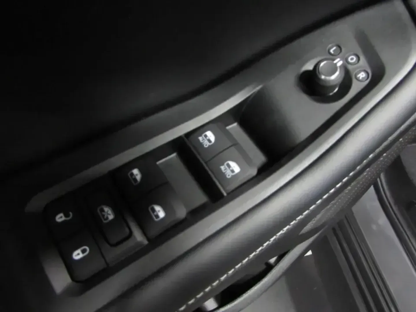 2026 /Global Black Jeep Grand Cherokee Laredo (1C4RJKAR7T8) with an Other engine, located at 12830 Highway 21, De Soto, MO, 63020, (636) 337-7777, 38.153099, -90.573624 - Own the weekday commute and the weekend escape in one confident SUV: this **2026 Jeep Grand Cherokee Laredo 4x4** is built for Missouri life-smooth and quiet for daily runs through De Soto, yet ready for gravel roads, changing weather, and spontaneous getaways. With just **5 miles** on the odometer, - Photo#21