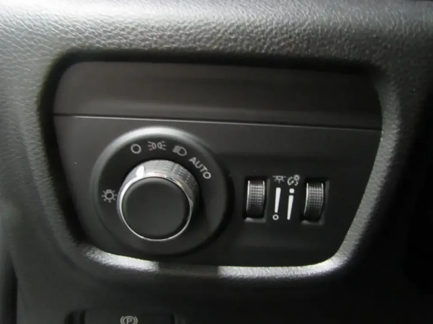 2026 /Global Black Jeep Grand Cherokee Laredo (1C4RJKAR7T8) with an Other engine, located at 12830 Highway 21, De Soto, MO, 63020, (636) 337-7777, 38.153099, -90.573624 - Own the weekday commute and the weekend escape in one confident SUV: this **2026 Jeep Grand Cherokee Laredo 4x4** is built for Missouri life-smooth and quiet for daily runs through De Soto, yet ready for gravel roads, changing weather, and spontaneous getaways. With just **5 miles** on the odometer, - Photo#23