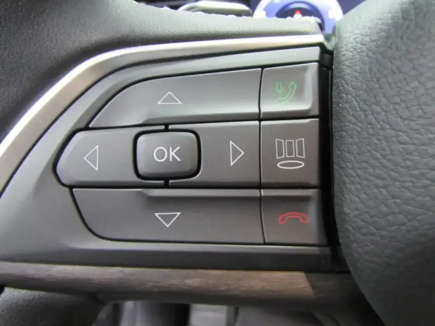 2026 /Global Black Jeep Grand Cherokee Laredo (1C4RJKAR7T8) with an Other engine, located at 12830 Highway 21, De Soto, MO, 63020, (636) 337-7777, 38.153099, -90.573624 - Own the weekday commute and the weekend escape in one confident SUV: this **2026 Jeep Grand Cherokee Laredo 4x4** is built for Missouri life-smooth and quiet for daily runs through De Soto, yet ready for gravel roads, changing weather, and spontaneous getaways. With just **5 miles** on the odometer, - Photo#25