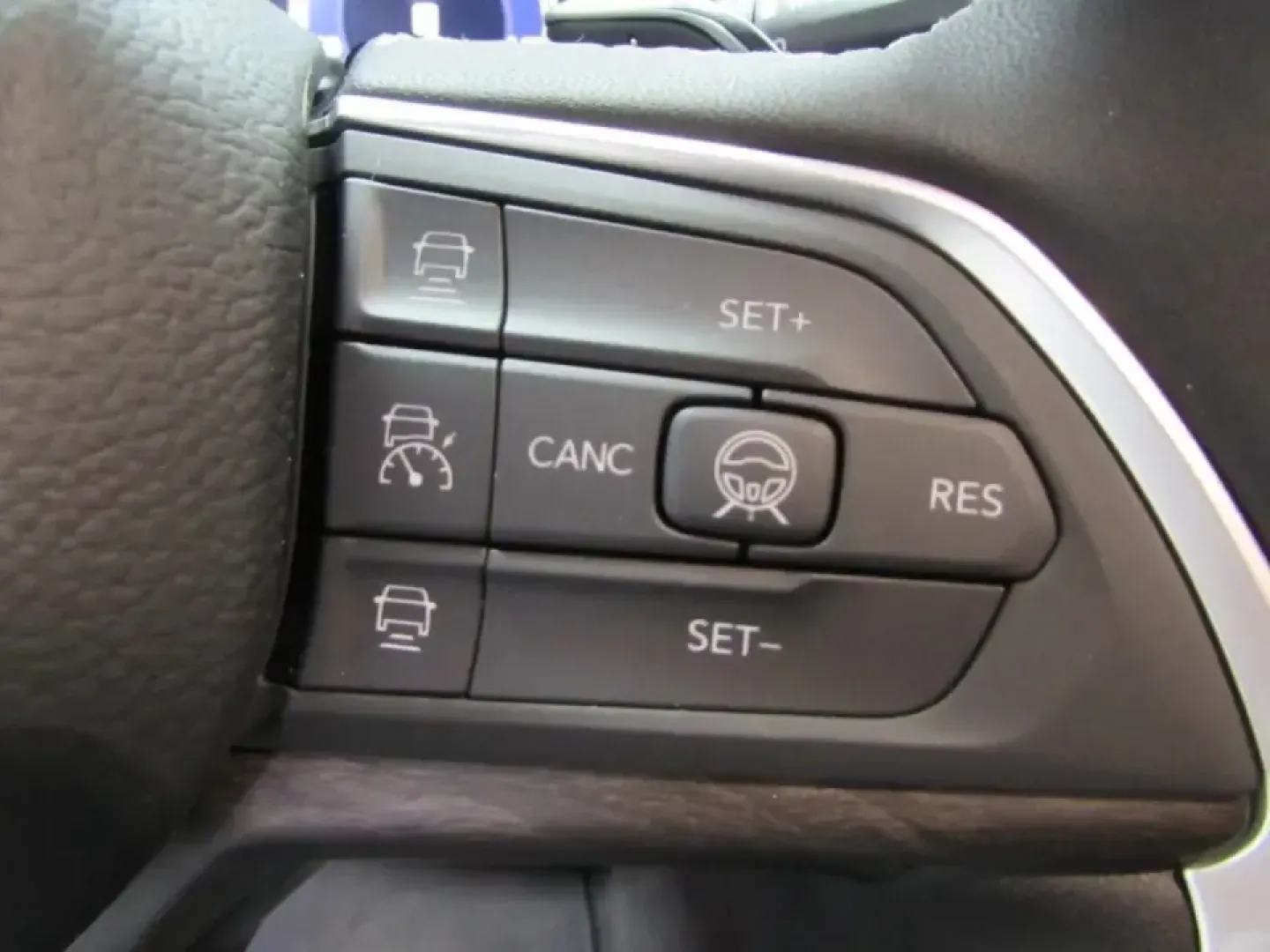 2026 /Global Black Jeep Grand Cherokee Laredo (1C4RJKAR7T8) with an Other engine, located at 12830 Highway 21, De Soto, MO, 63020, (636) 337-7777, 38.153099, -90.573624 - Own the weekday commute and the weekend escape in one confident SUV: this **2026 Jeep Grand Cherokee Laredo 4x4** is built for Missouri life-smooth and quiet for daily runs through De Soto, yet ready for gravel roads, changing weather, and spontaneous getaways. With just **5 miles** on the odometer, - Photo#26