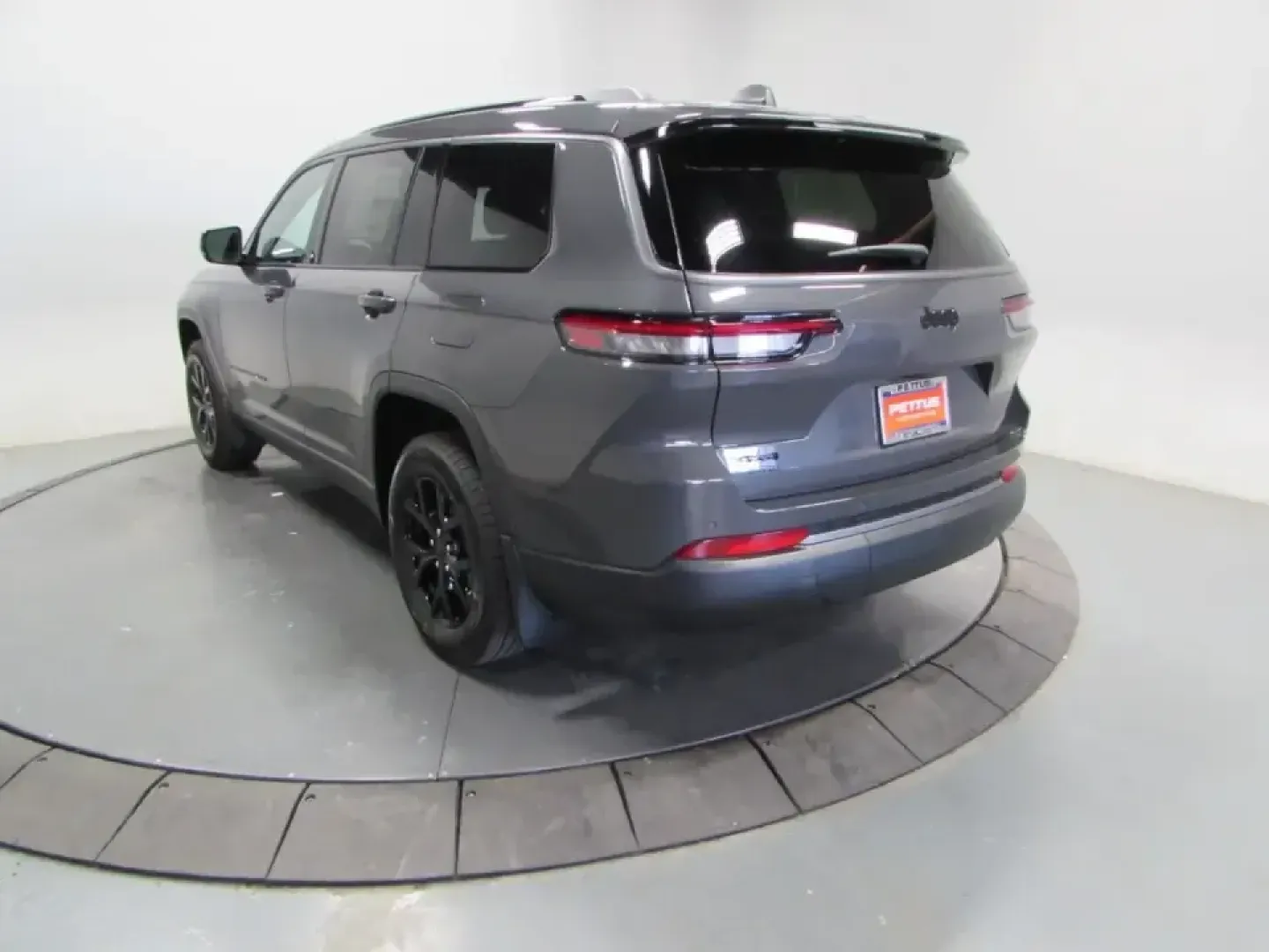 2026 /Global Black Jeep Grand Cherokee Laredo (1C4RJKAR7T8) with an Other engine, located at 12830 Highway 21, De Soto, MO, 63020, (636) 337-7777, 38.153099, -90.573624 - Own the weekday commute and the weekend escape in one confident SUV: this **2026 Jeep Grand Cherokee Laredo 4x4** is built for Missouri life-smooth and quiet for daily runs through De Soto, yet ready for gravel roads, changing weather, and spontaneous getaways. With just **5 miles** on the odometer, - Photo#4