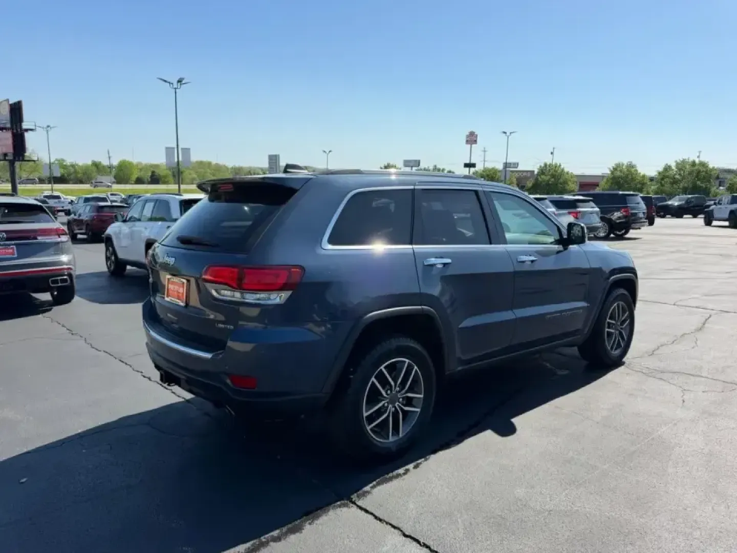 2020 /Black Leather Jeep Grand Cherokee Limited (1C4RJFBG7LC) with an 3.6L V6 24V VVT UPG I engine, Automatic transmission, located at 970 Woodlawn Dr., Farmington, MO, 63640, (573) 431-7800, 37.825642, -90.468674 - Whether you're planning weekend escapes to St. Joe State Park, commuting down US-67, or simply want a confident SUV for Missouri's changing seasons, this 2020 Jeep Grand Cherokee Limited is built for real life-comfortable for daily driving, capable for road trips, and ready when the weather turns. W - Photo#3