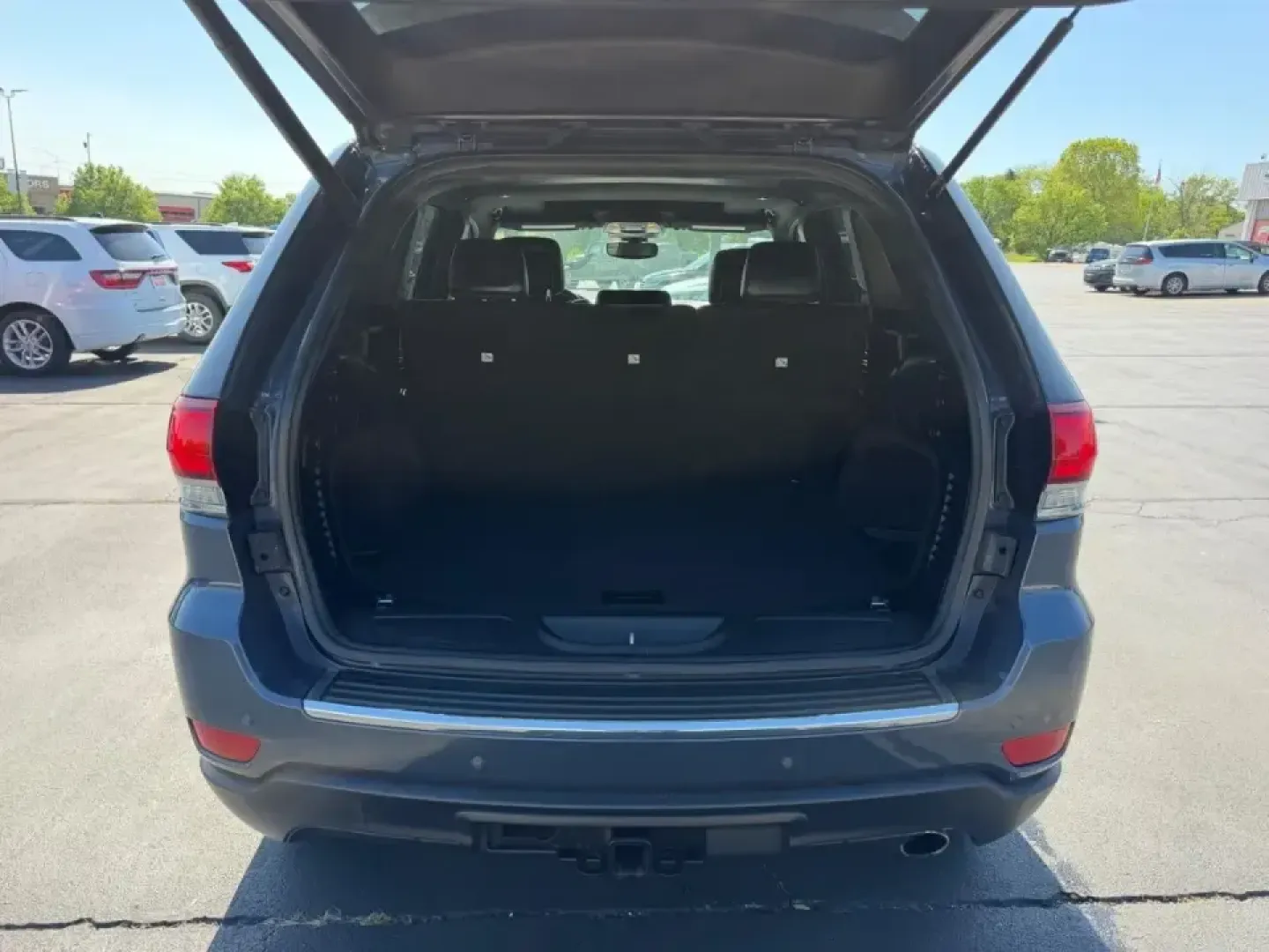 2020 /Black Leather Jeep Grand Cherokee Limited (1C4RJFBG7LC) with an 3.6L V6 24V VVT UPG I engine, Automatic transmission, located at 970 Woodlawn Dr., Farmington, MO, 63640, (573) 431-7800, 37.825642, -90.468674 - Whether you're planning weekend escapes to St. Joe State Park, commuting down US-67, or simply want a confident SUV for Missouri's changing seasons, this 2020 Jeep Grand Cherokee Limited is built for real life-comfortable for daily driving, capable for road trips, and ready when the weather turns. W - Photo#5