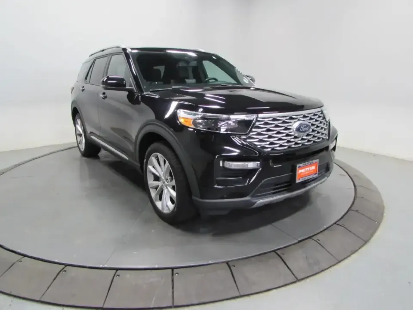 2022 /Ebony Ford Explorer Platinum (1FM5K8HC0NG) with an 3.0L V6 DOHC 24V engine, 10A transmission, located at 12836 Highway 21, De Soto, MO, 63020, (636) 337-7777, 38.151867, -90.575615 - Road-trip families, weekend explorers, and long-commute pros-this is the kind of SUV that makes every mile feel like part of the plan. If you want premium comfort without the new-car price, this **2022 Ford Explorer Platinum** is a smart way to upgrade your daily drive while keeping capability ready - Photo#0