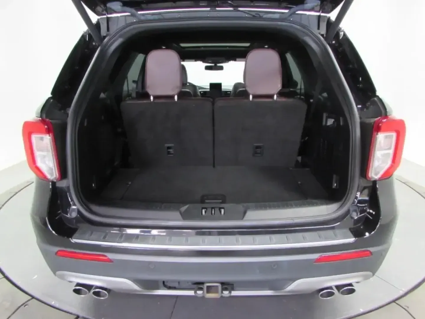 2022 /Ebony Ford Explorer Platinum (1FM5K8HC0NG) with an 3.0L V6 DOHC 24V engine, 10A transmission, located at 12836 Highway 21, De Soto, MO, 63020, (636) 337-7777, 38.151867, -90.575615 - Road-trip families, weekend explorers, and long-commute pros-this is the kind of SUV that makes every mile feel like part of the plan. If you want premium comfort without the new-car price, this **2022 Ford Explorer Platinum** is a smart way to upgrade your daily drive while keeping capability ready - Photo#10
