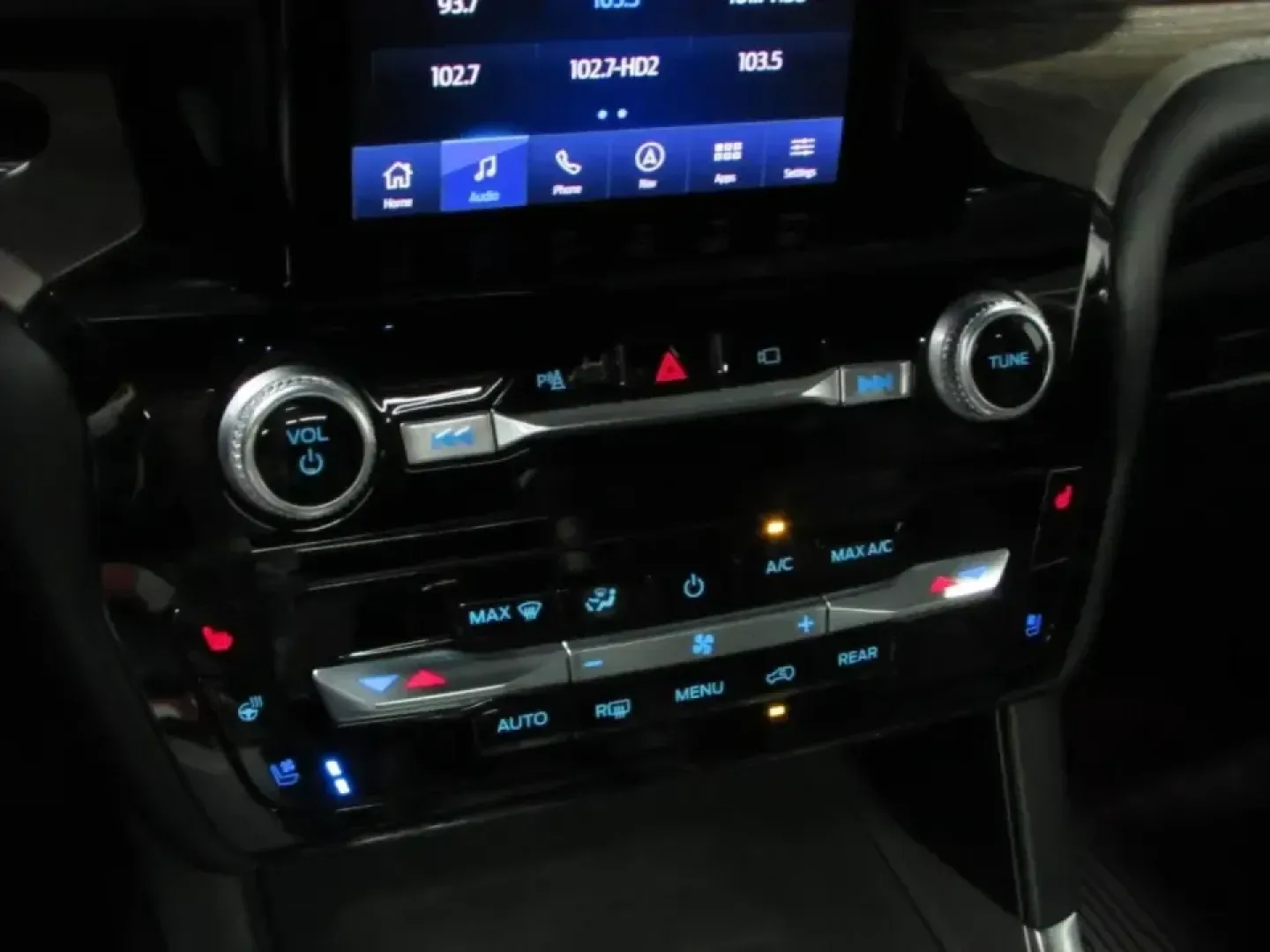 2022 /Ebony Ford Explorer Platinum (1FM5K8HC0NG) with an 3.0L V6 DOHC 24V engine, 10A transmission, located at 12836 Highway 21, De Soto, MO, 63020, (636) 337-7777, 38.151867, -90.575615 - Road-trip families, weekend explorers, and long-commute pros-this is the kind of SUV that makes every mile feel like part of the plan. If you want premium comfort without the new-car price, this **2022 Ford Explorer Platinum** is a smart way to upgrade your daily drive while keeping capability ready - Photo#32