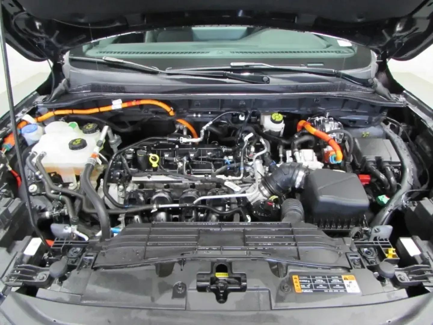 2024 /Ebony Ford Escape ST-Line Select (1FMCU9NZ6RU) with an 2.5L L4 DOHC 16V HYBRID engine, 8A transmission, located at 12836 Highway 21, De Soto, MO, 63020, (636) 337-7777, 38.151867, -90.575615 - Fuel-sipping weekday commutes, kid-friendly school runs, and spontaneous weekend getaways down to the Ozarks-this 2024 Ford Escape Hybrid ST-Line Select is built for real life in and around De Soto, Missouri. If you've been searching used cars near me and want a modern SUV that feels current, drives - Photo#9