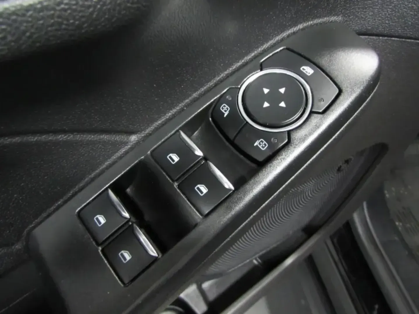2024 /Ebony Ford Escape ST-Line Select (1FMCU9NZ6RU) with an 2.5L L4 DOHC 16V HYBRID engine, 8A transmission, located at 12836 Highway 21, De Soto, MO, 63020, (636) 337-7777, 38.151867, -90.575615 - Fuel-sipping weekday commutes, kid-friendly school runs, and spontaneous weekend getaways down to the Ozarks-this 2024 Ford Escape Hybrid ST-Line Select is built for real life in and around De Soto, Missouri. If you've been searching used cars near me and want a modern SUV that feels current, drives - Photo#19