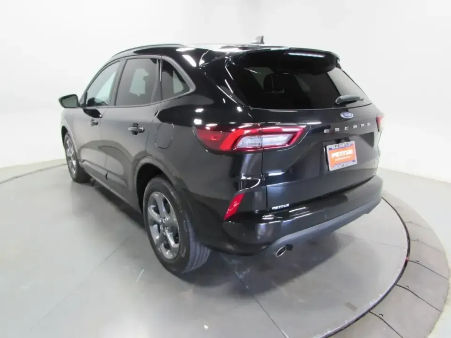 2024 /Ebony Ford Escape ST-Line Select (1FMCU9NZ6RU) with an 2.5L L4 DOHC 16V HYBRID engine, 8A transmission, located at 12836 Highway 21, De Soto, MO, 63020, (636) 337-7777, 38.151867, -90.575615 - Fuel-sipping weekday commutes, kid-friendly school runs, and spontaneous weekend getaways down to the Ozarks-this 2024 Ford Escape Hybrid ST-Line Select is built for real life in and around De Soto, Missouri. If you've been searching used cars near me and want a modern SUV that feels current, drives - Photo#4