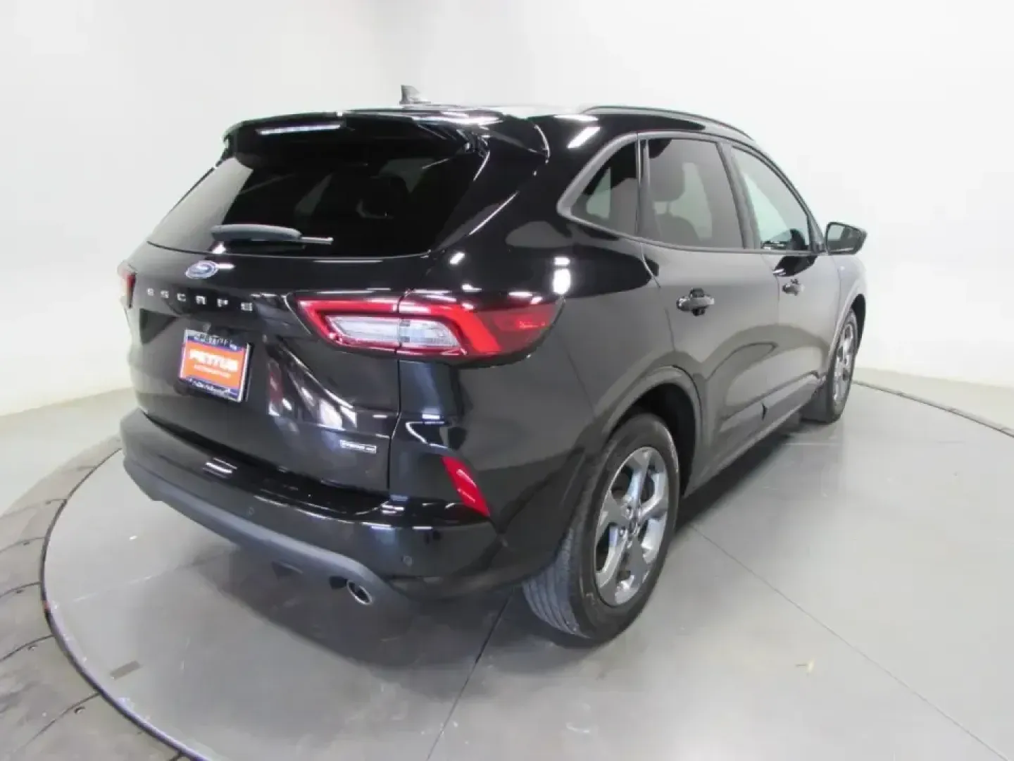 2024 /Ebony Ford Escape ST-Line Select (1FMCU9NZ6RU) with an 2.5L L4 DOHC 16V HYBRID engine, 8A transmission, located at 12836 Highway 21, De Soto, MO, 63020, (636) 337-7777, 38.151867, -90.575615 - Fuel-sipping weekday commutes, kid-friendly school runs, and spontaneous weekend getaways down to the Ozarks-this 2024 Ford Escape Hybrid ST-Line Select is built for real life in and around De Soto, Missouri. If you've been searching used cars near me and want a modern SUV that feels current, drives - Photo#6