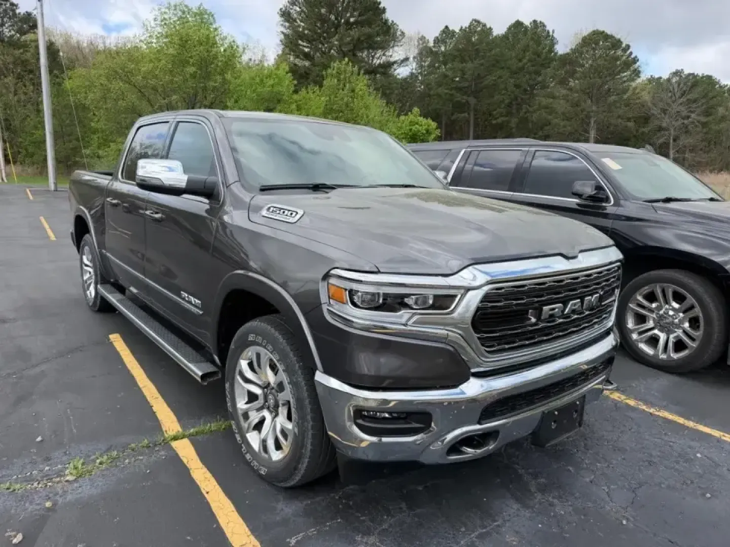 2024 /Black Leather Ram 1500 Limited (1C6SRFHTXRN) with an 5.7L V8 HEMI MDS VVT eTorque engine, Automatic transmission, located at 970 Woodlawn Dr., Farmington, MO, 63640, (573) 431-7800, 37.825642, -90.468674 - If your weekends include lake days at St. Joe State Park, hauling gear to a campsite, or simply cruising Highway 67 in comfort after a long workweek, this 2024 Ram 1500 Limited is the kind of truck that fits the lifestyle-luxury where you want it, capability where you need it, and the confidence of - Photo#1